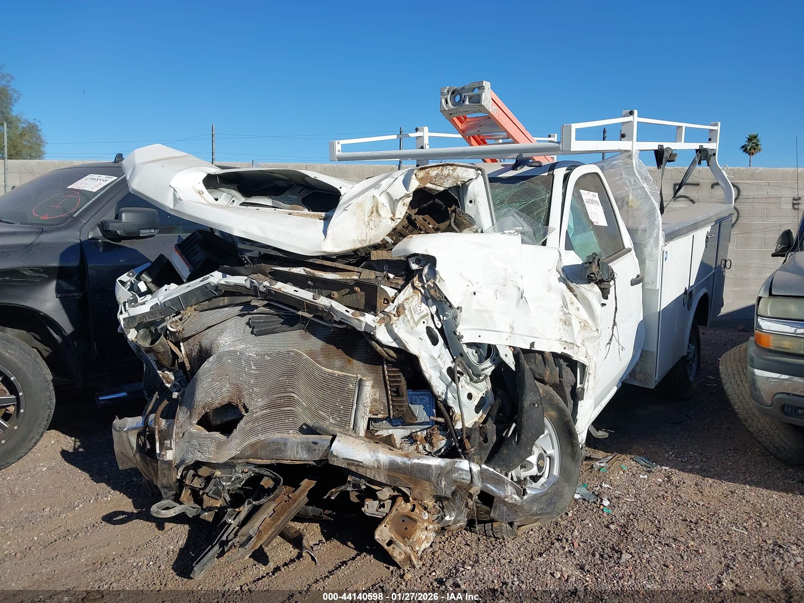 CHEVROLET SILVERADO image 2