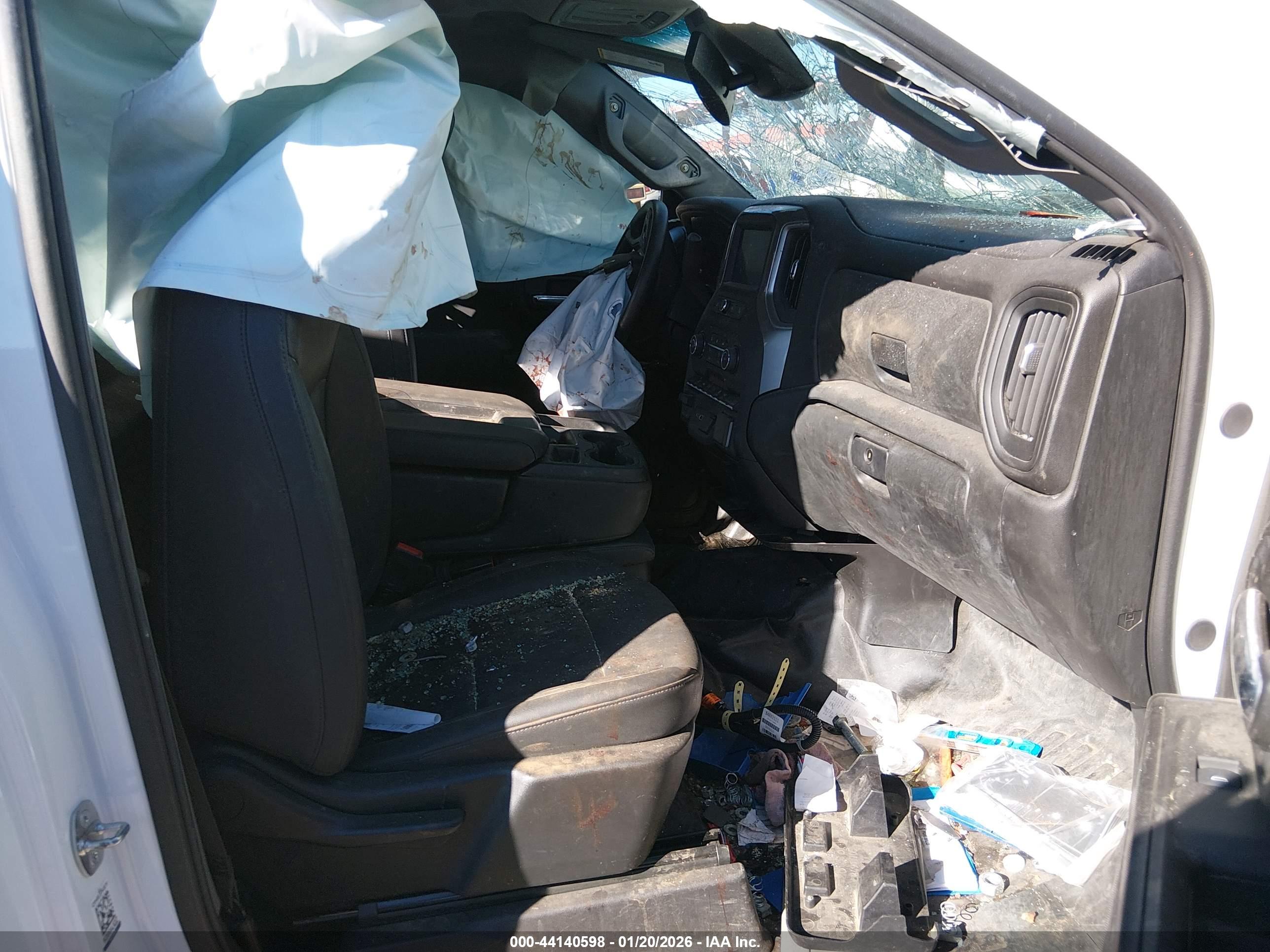 CHEVROLET SILVERADO image 5