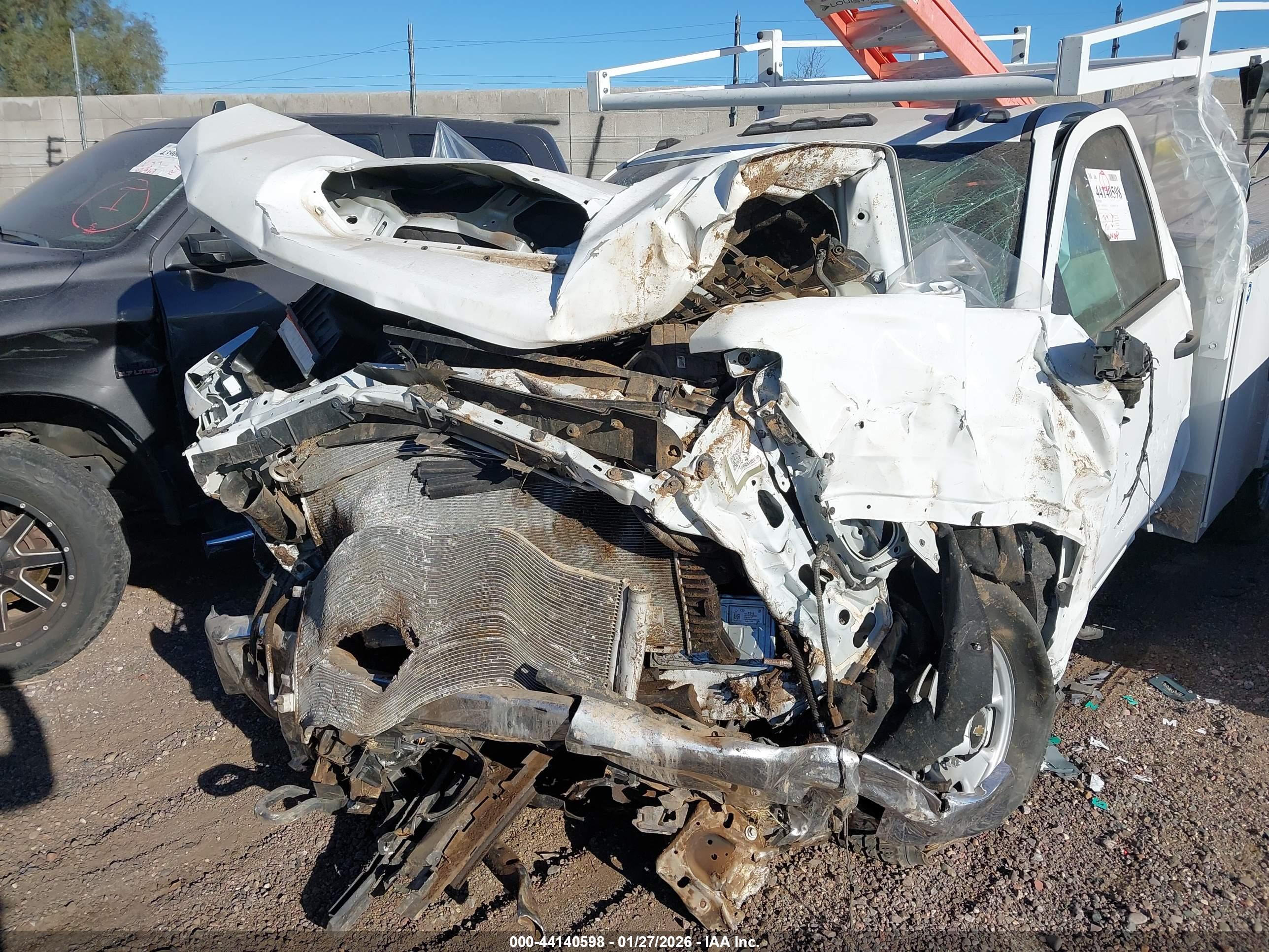 CHEVROLET SILVERADO image 6