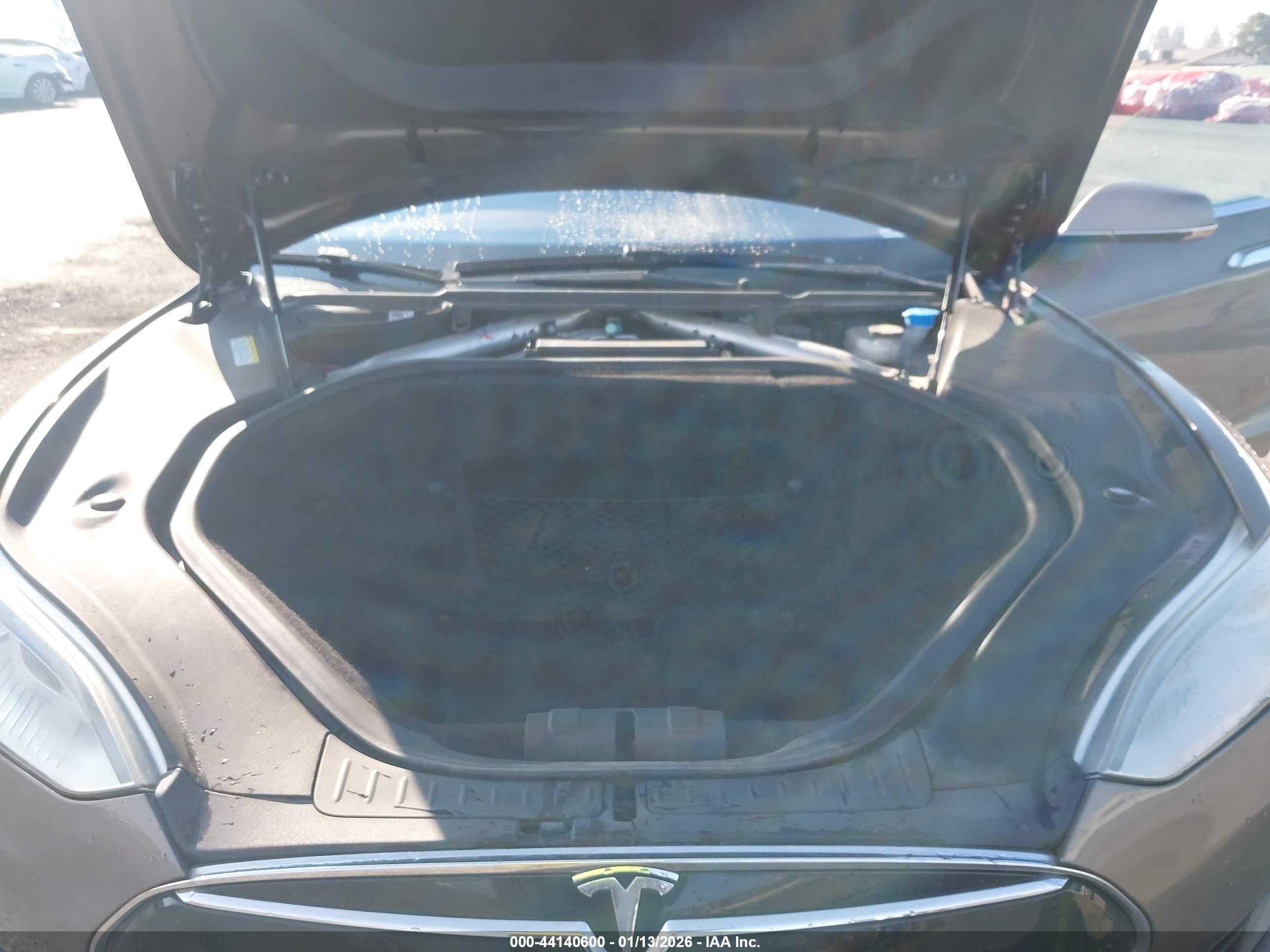 TESLA MODEL image 10