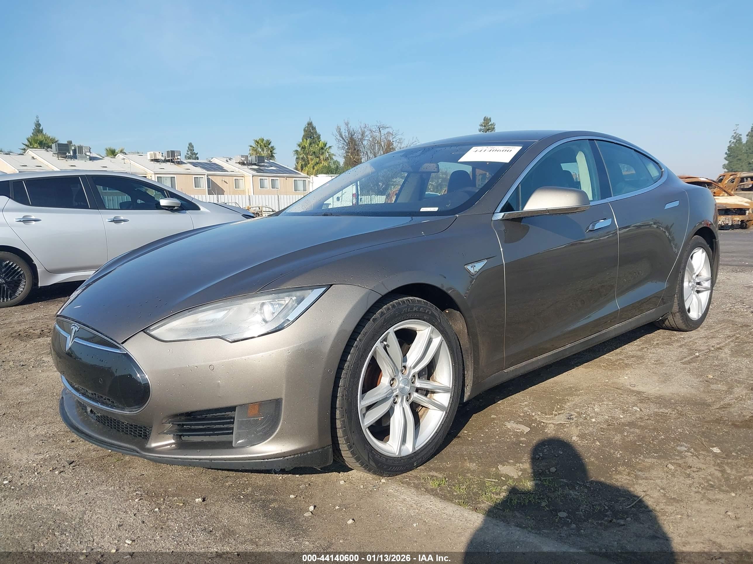 TESLA MODEL image 2