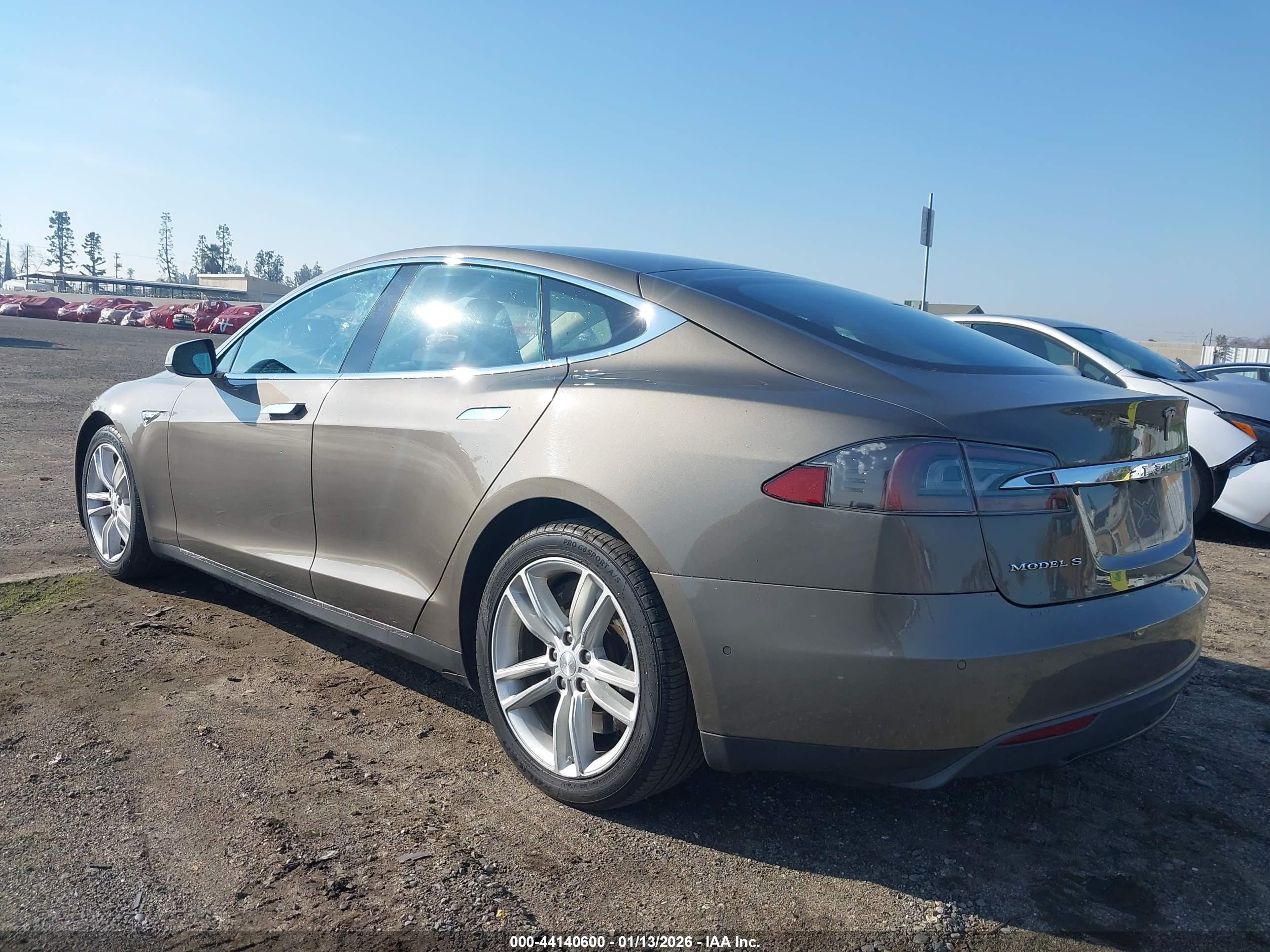 TESLA MODEL image 3