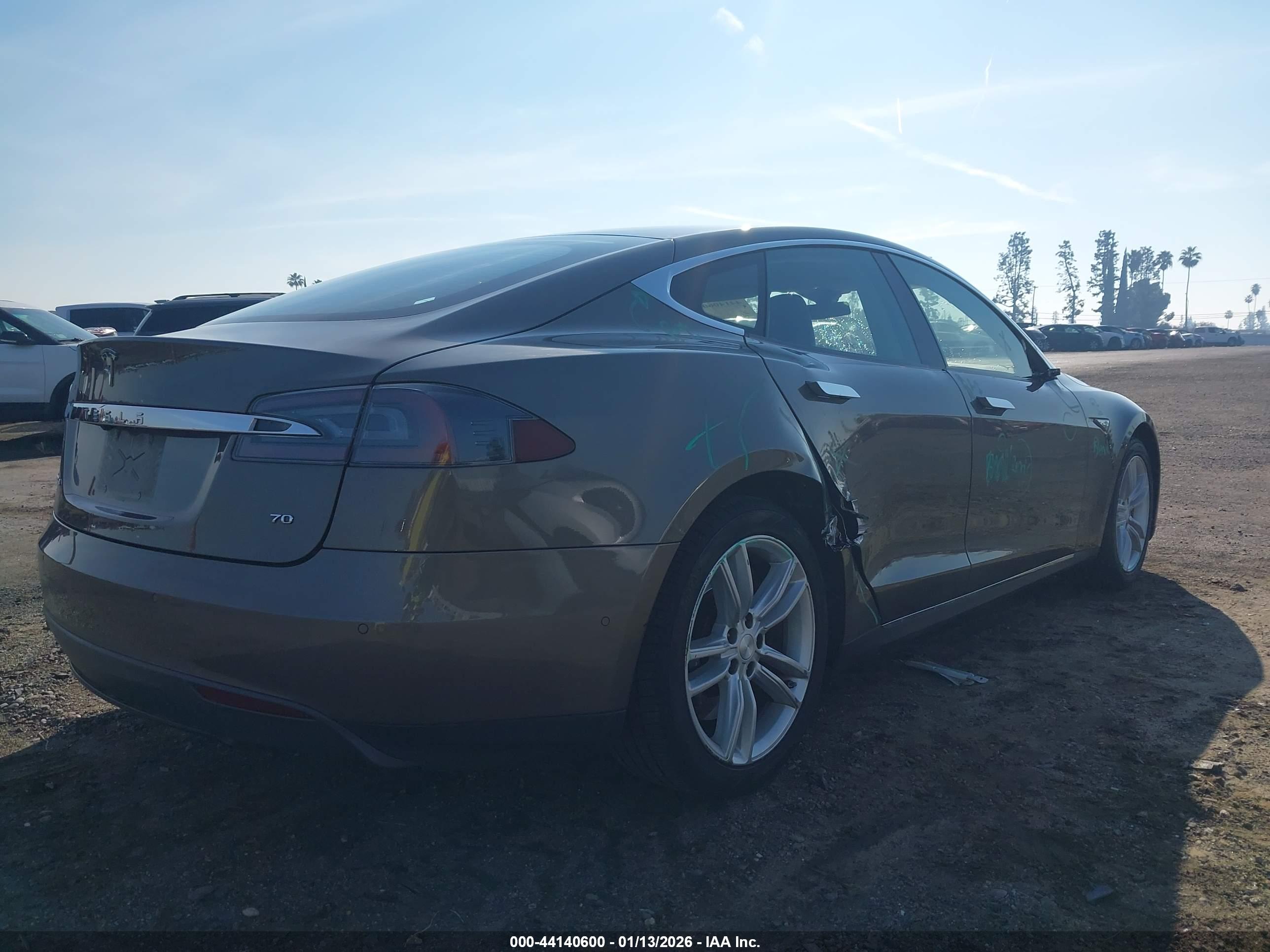 TESLA MODEL image 4