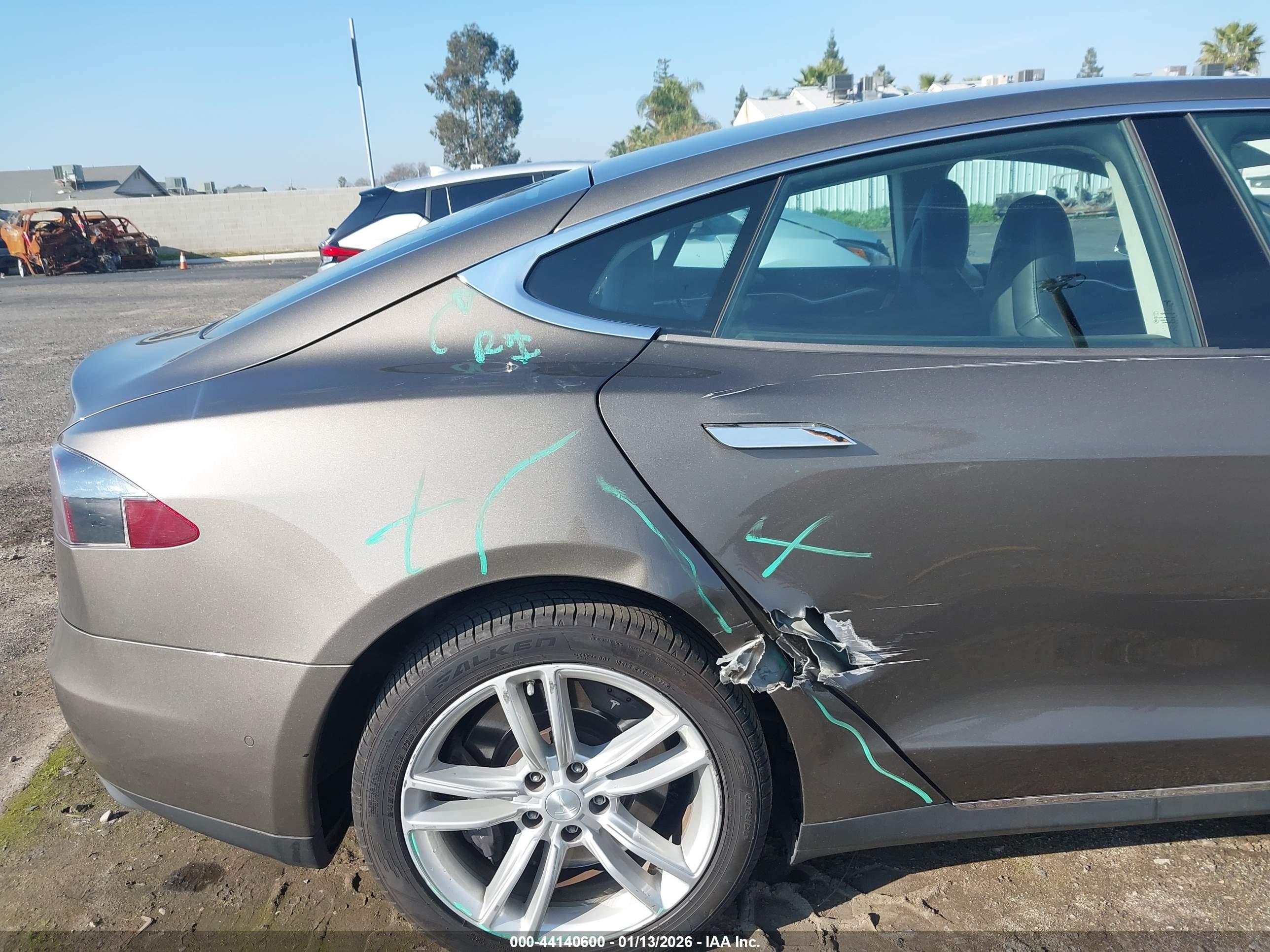 TESLA MODEL image 6
