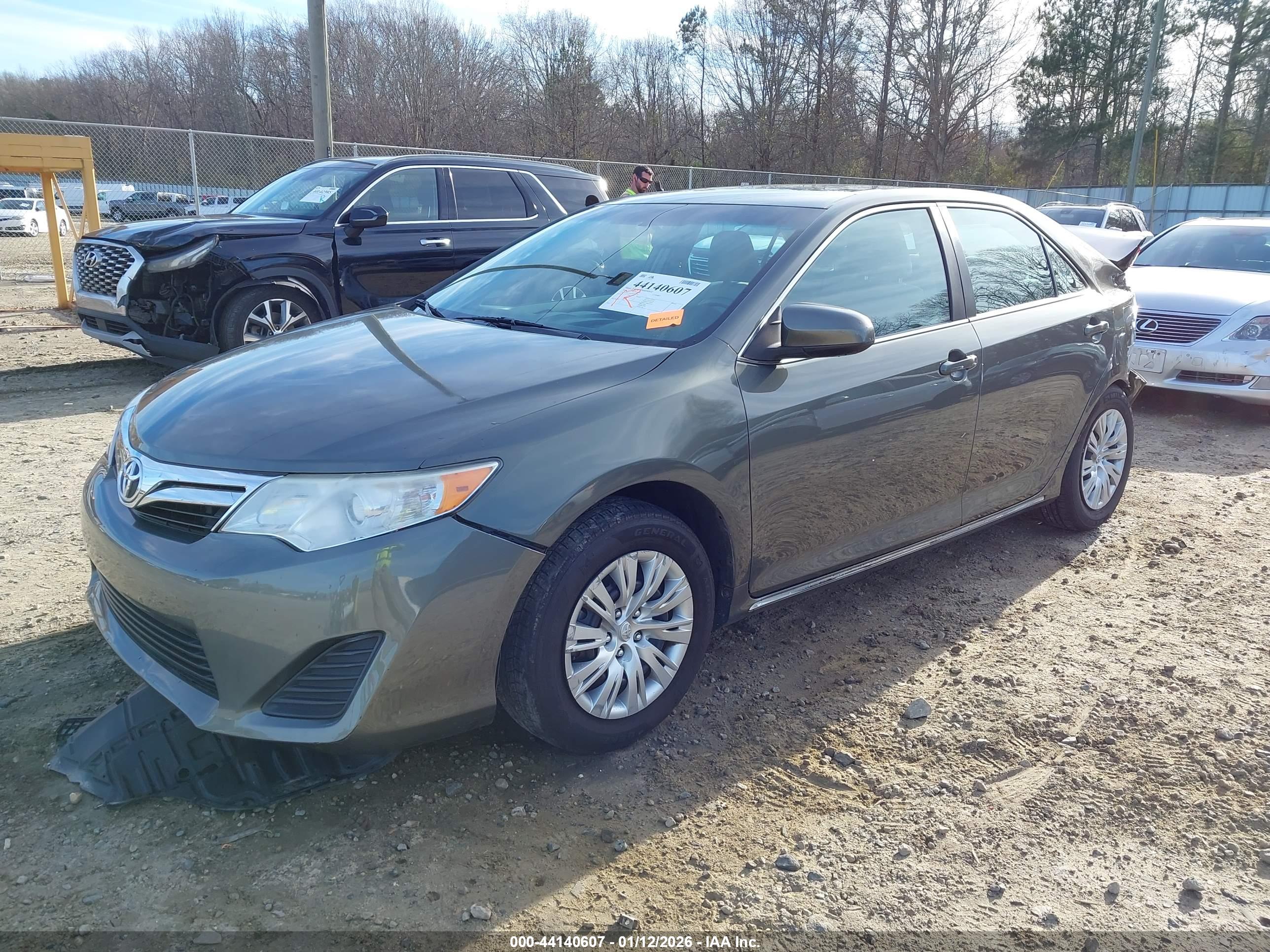 TOYOTA CAMRY image 2