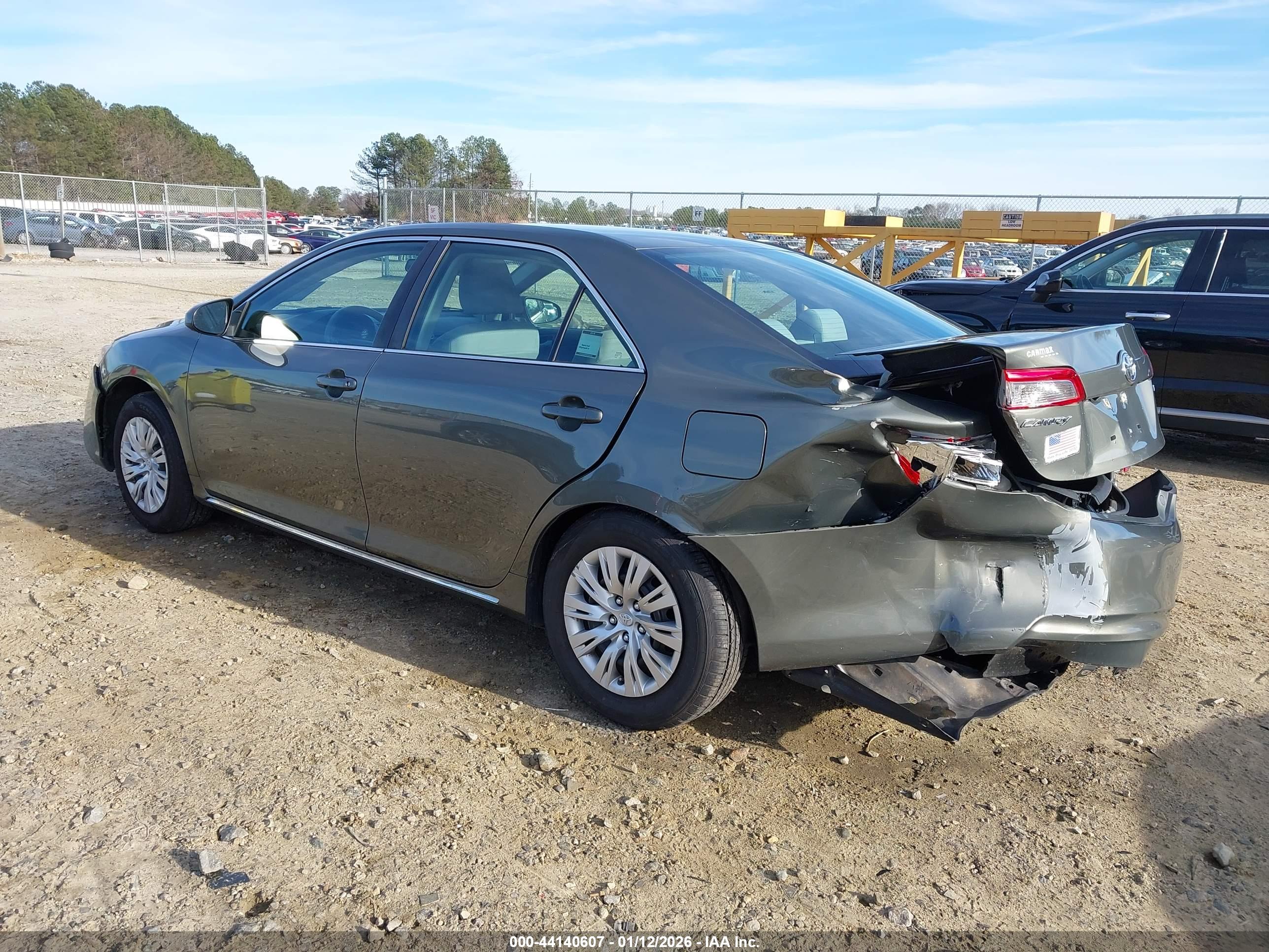 TOYOTA CAMRY image 3