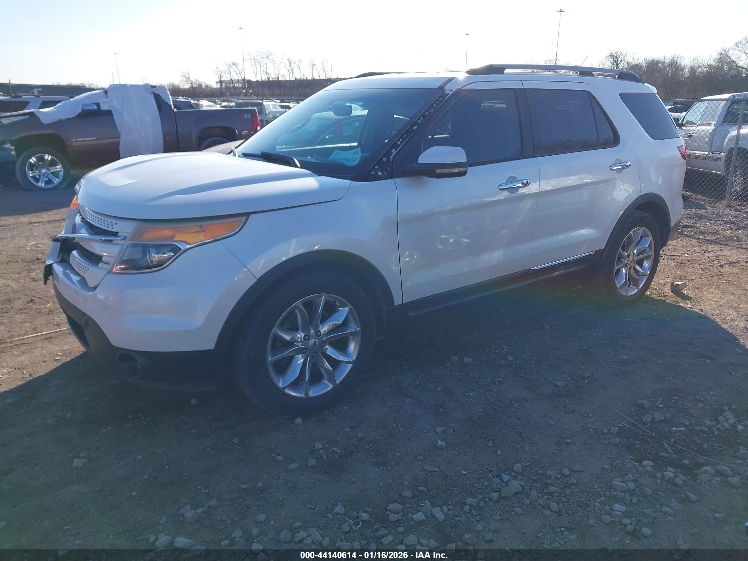 FORD EXPLORER image 2