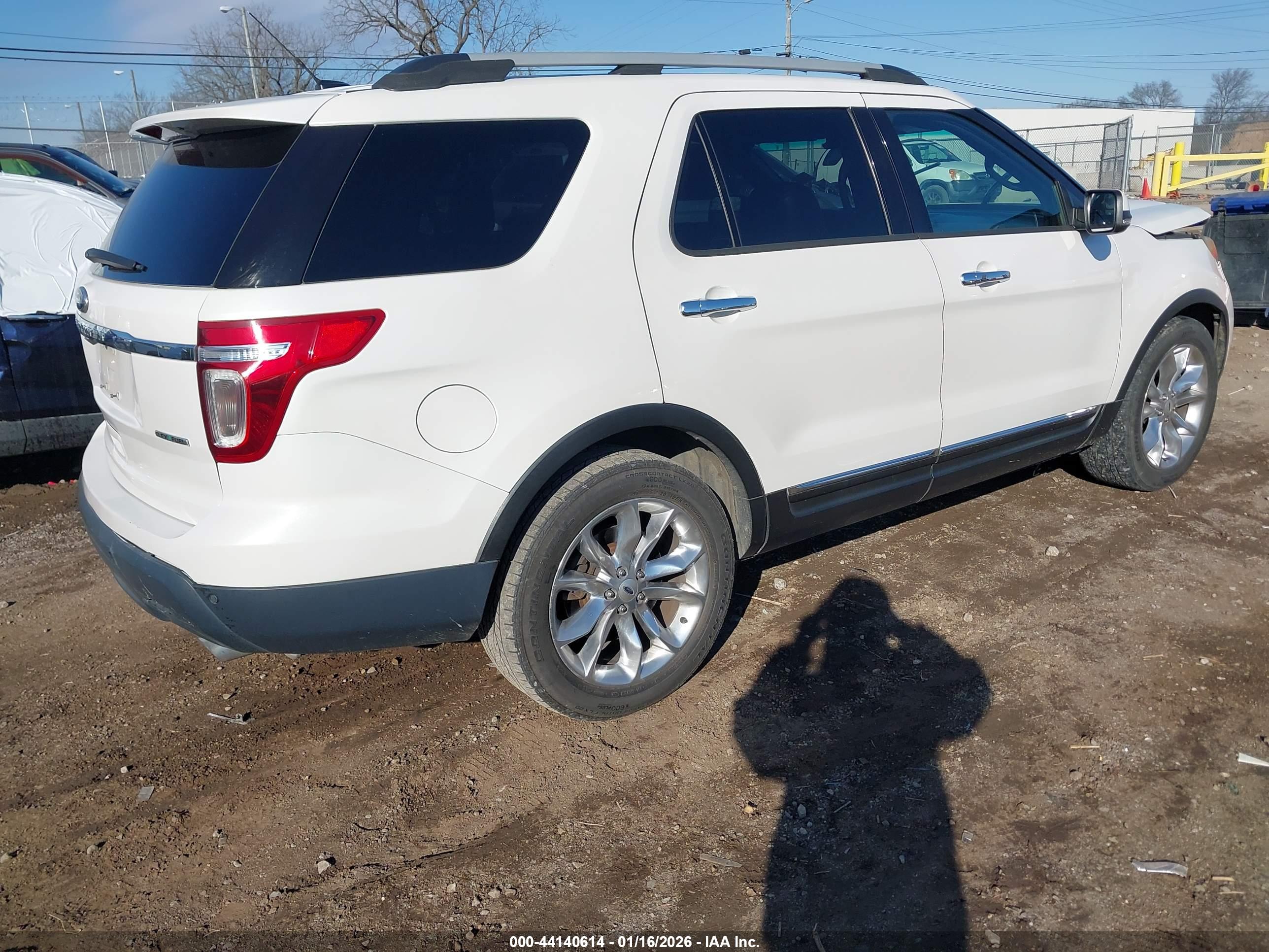FORD EXPLORER image 4