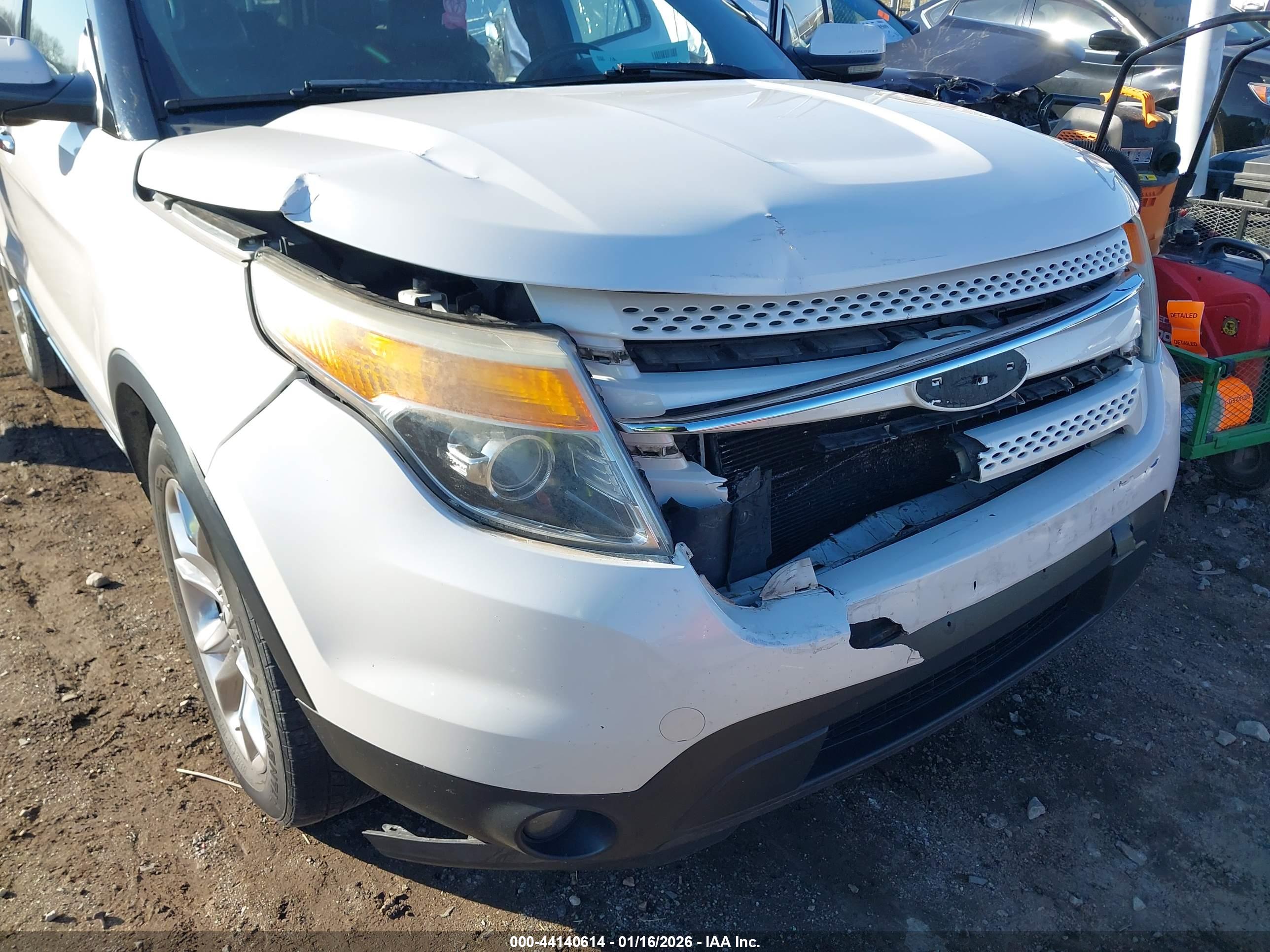 FORD EXPLORER image 6