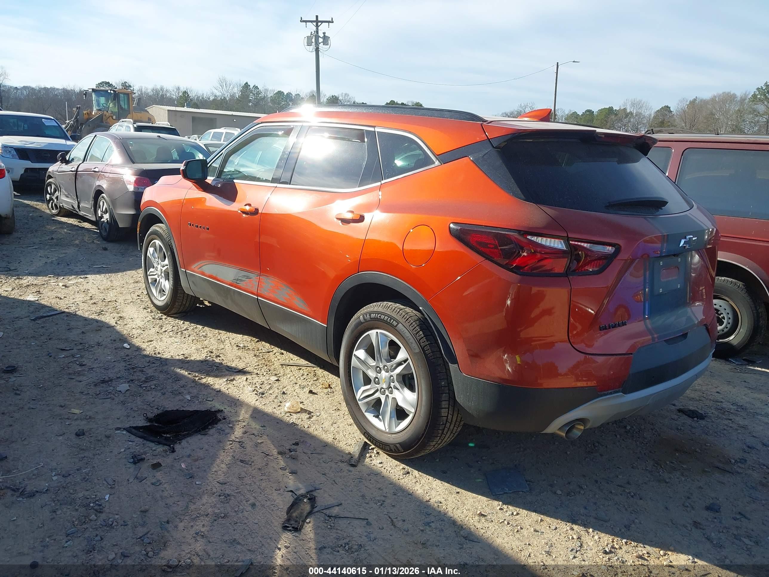 CHEVROLET BLAZER image 3