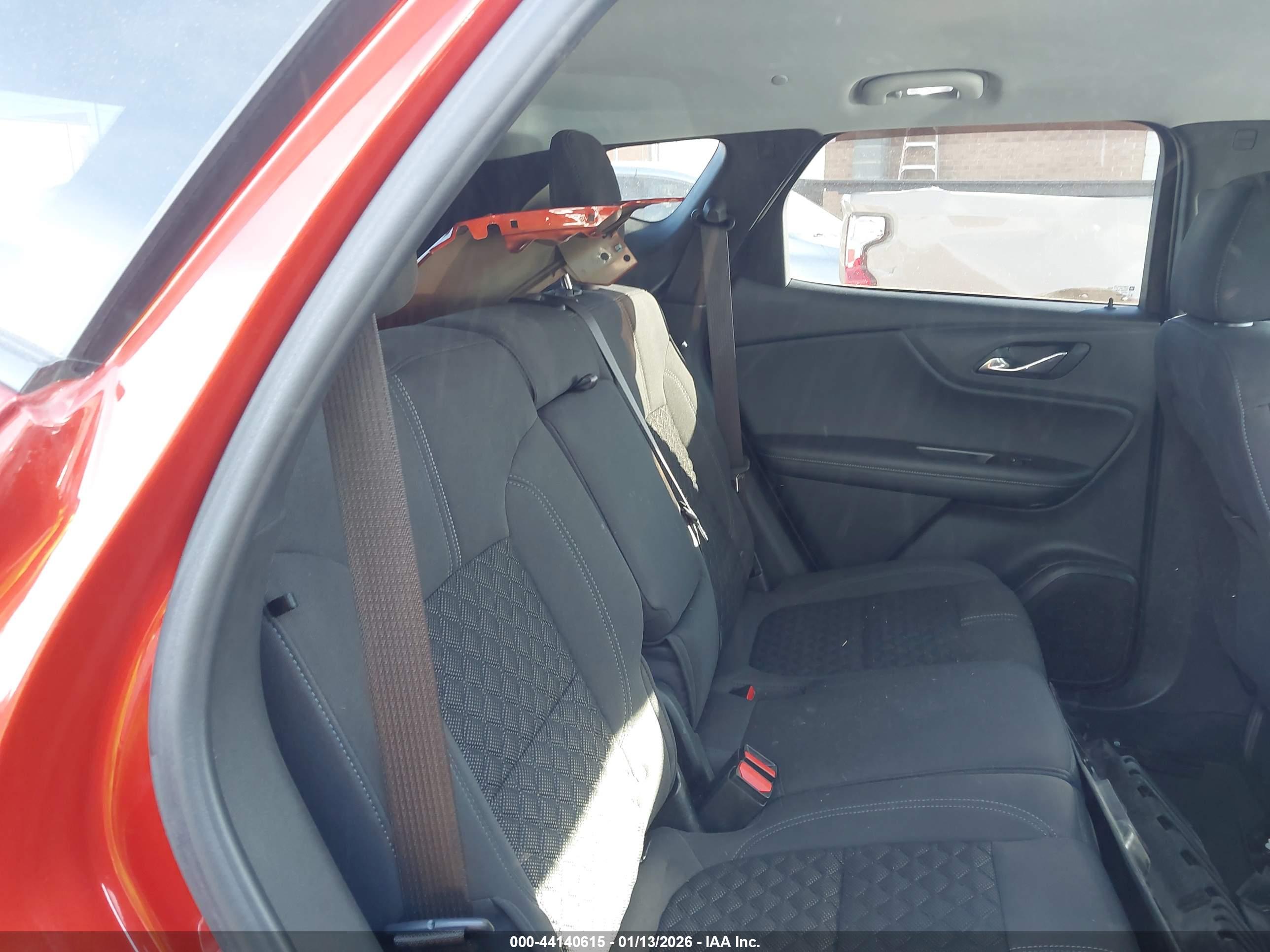 CHEVROLET BLAZER image 8