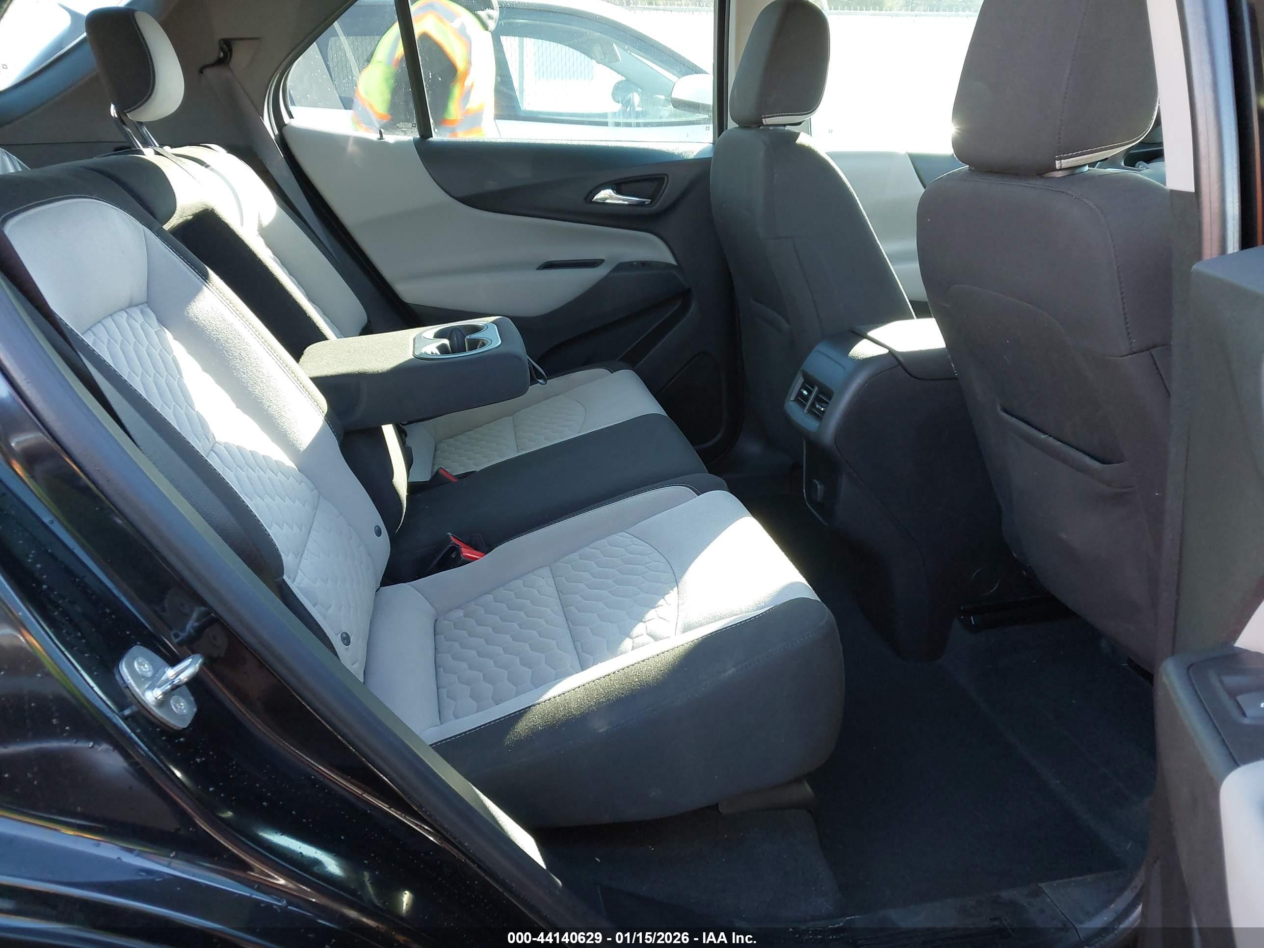 CHEVROLET EQUINOX image 8