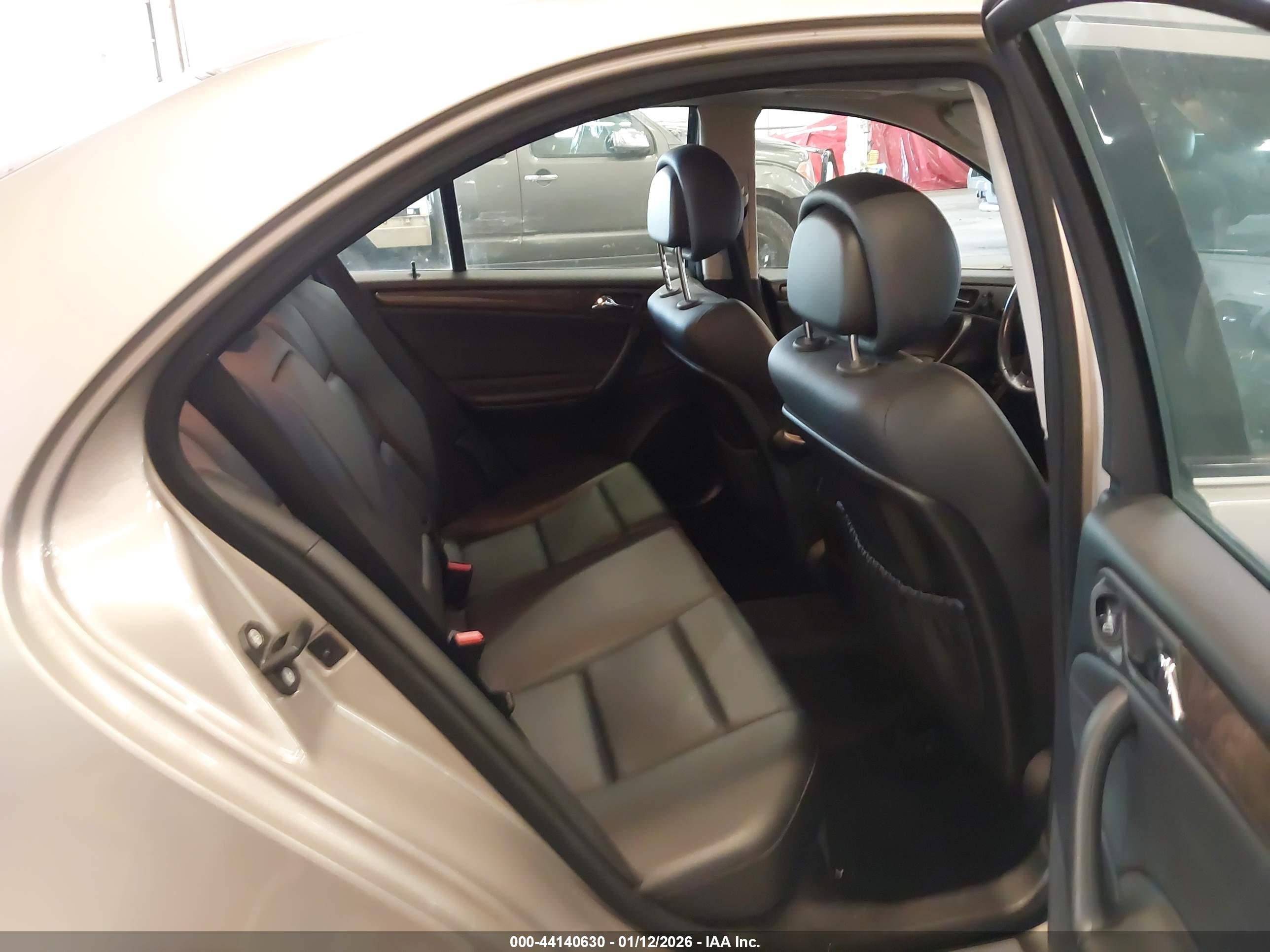 MERCEDES-BENZ C image 8