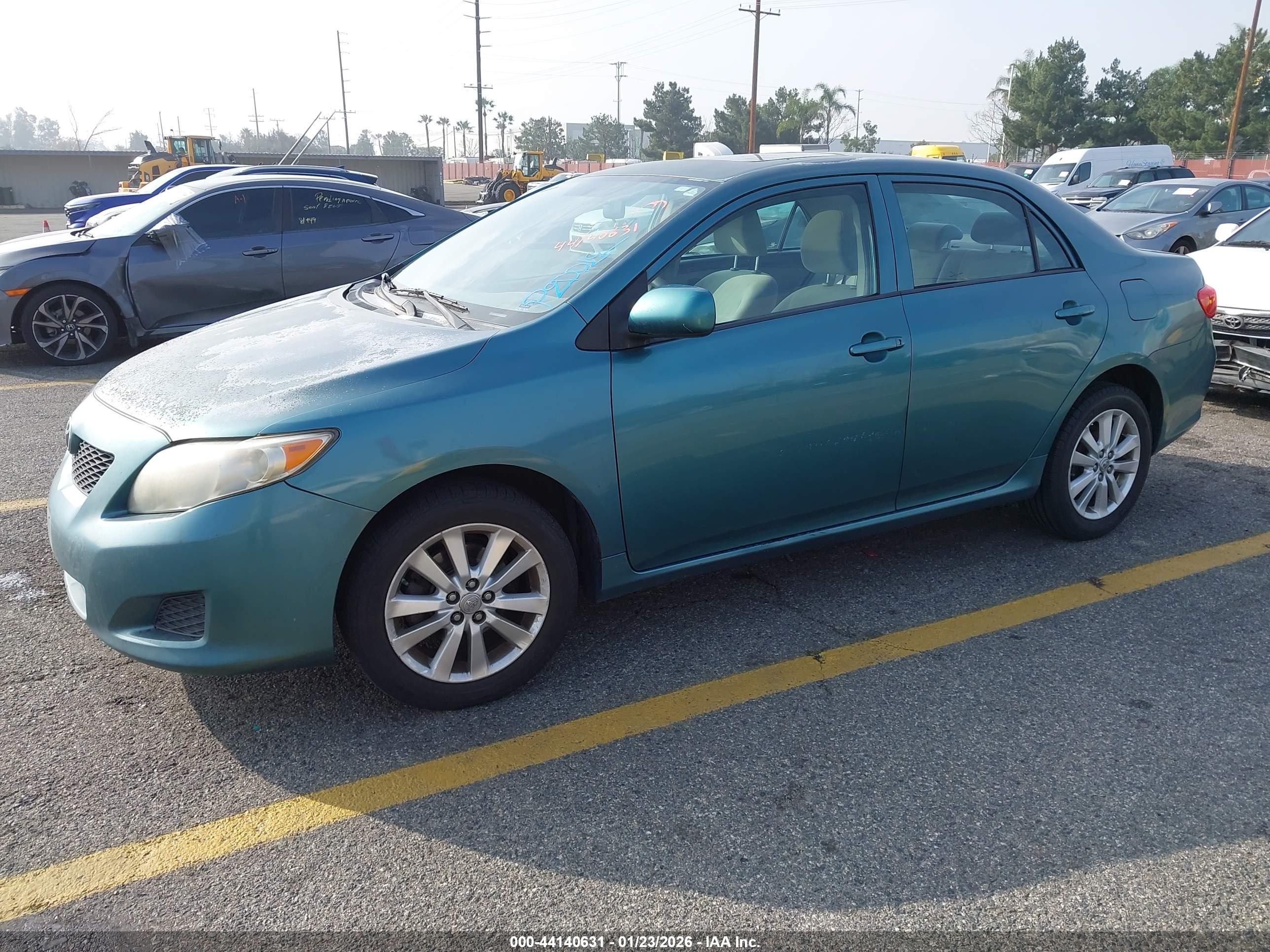 TOYOTA COROLLA image 2