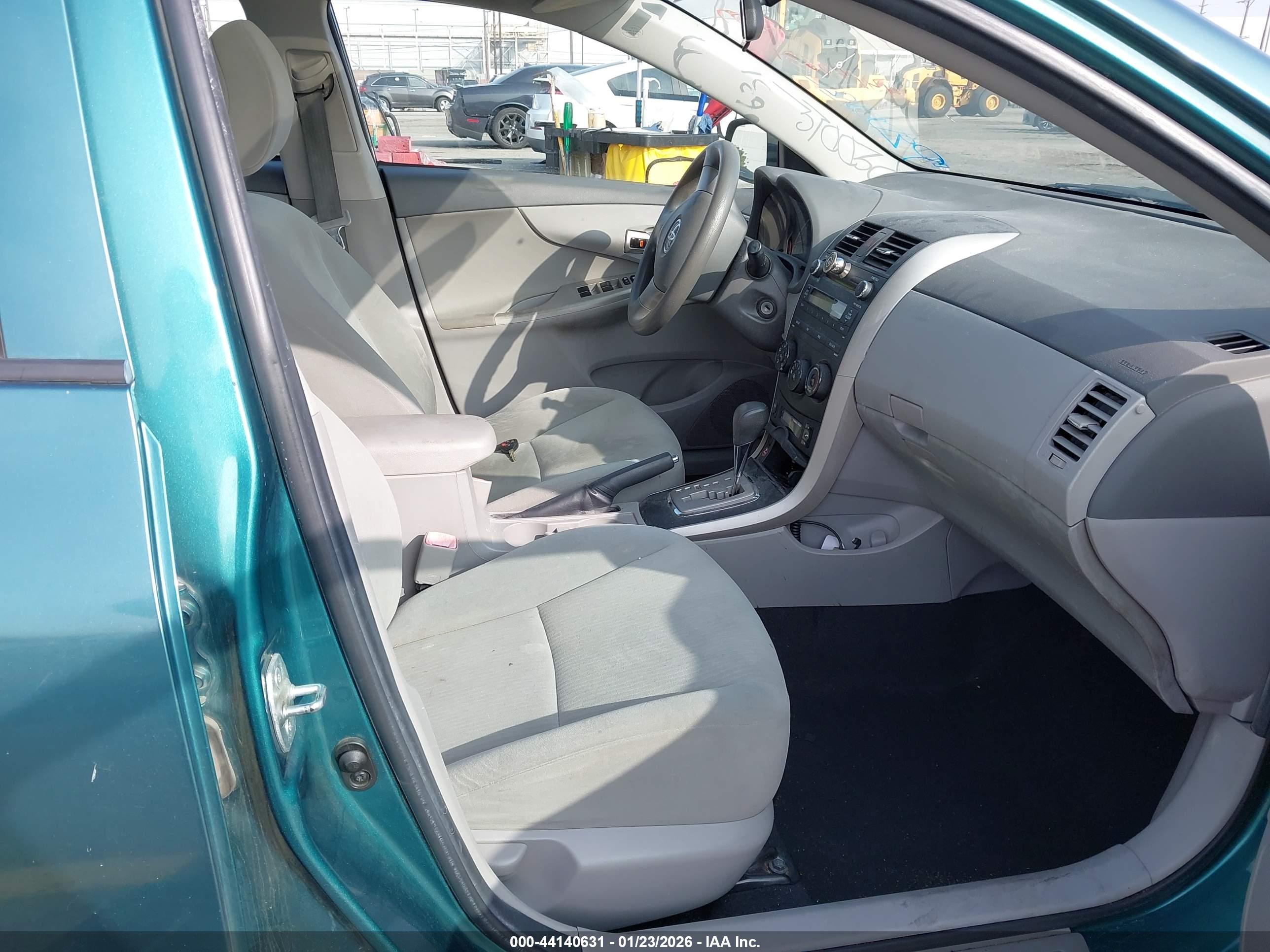 TOYOTA COROLLA image 5