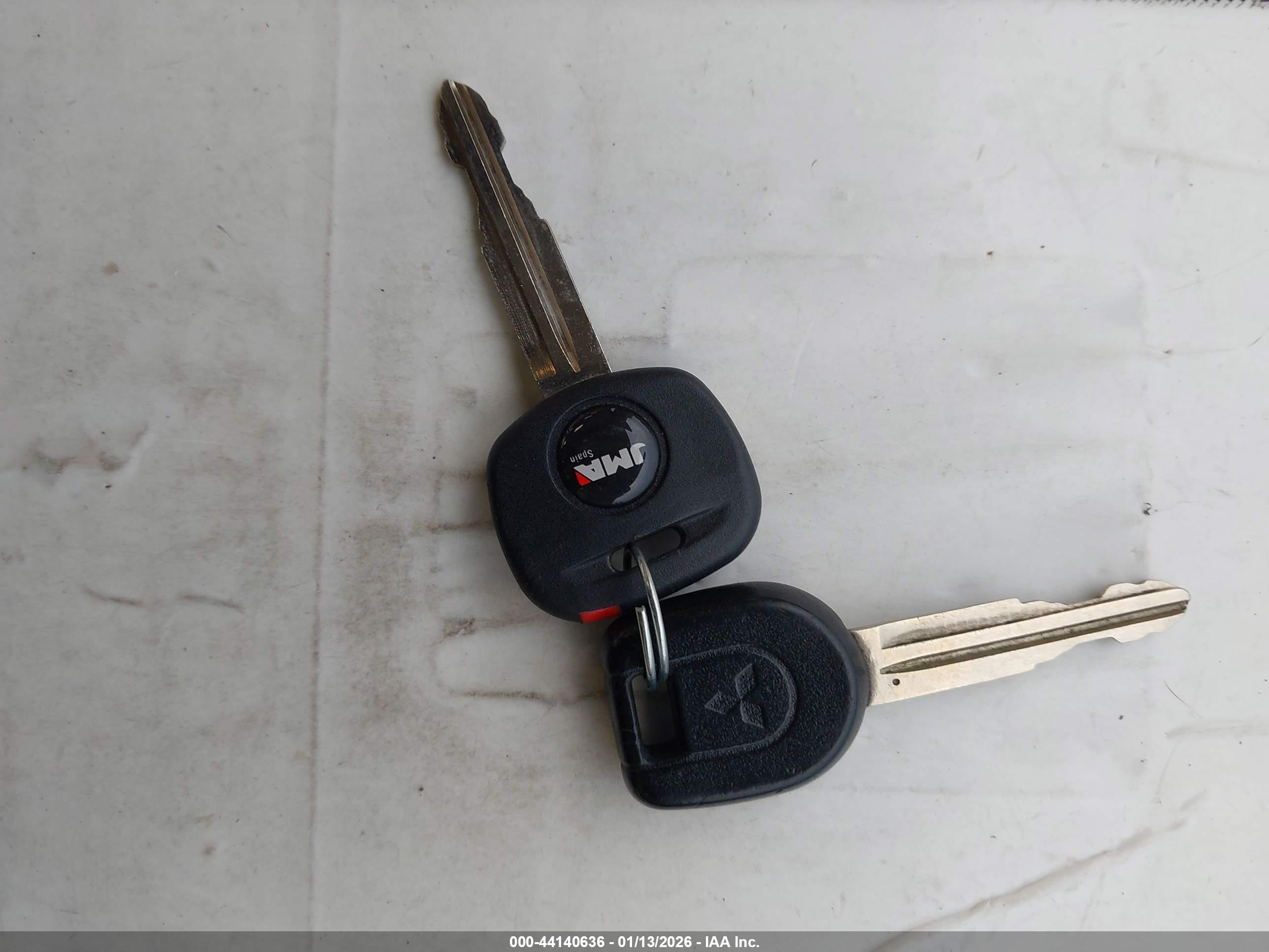 MITSUBISHI MONTERO image 11