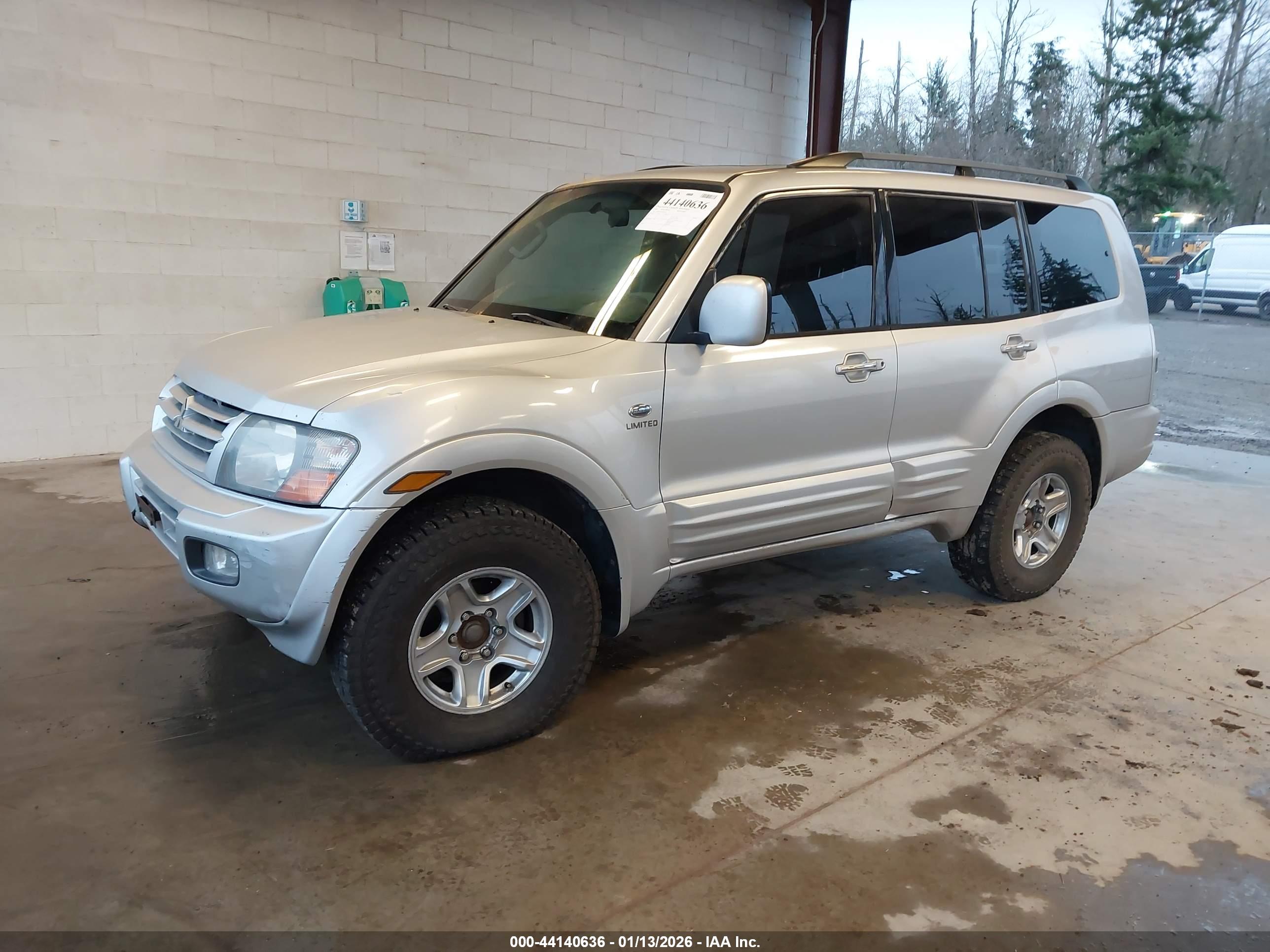 MITSUBISHI MONTERO image 2