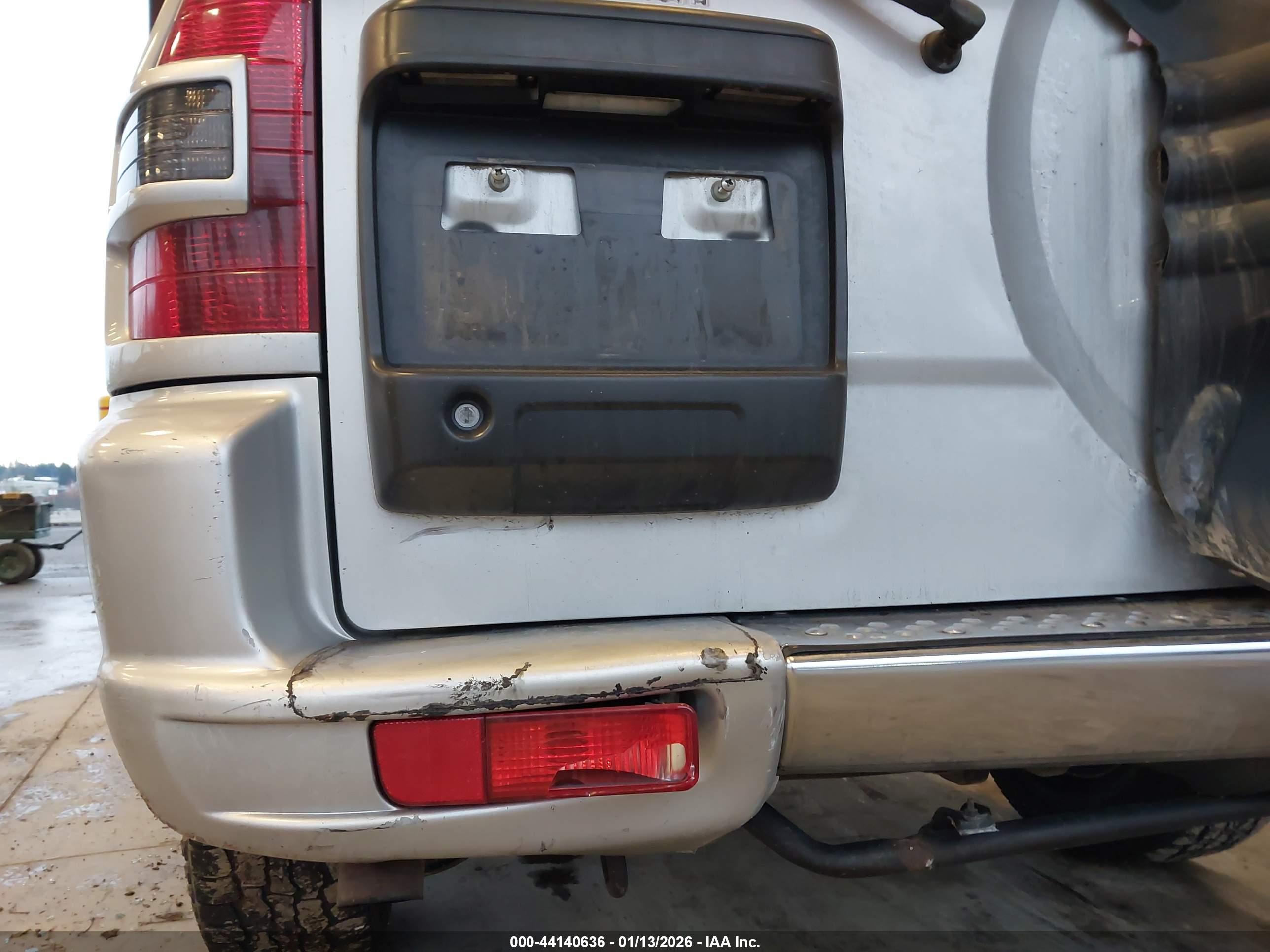 MITSUBISHI MONTERO image 6