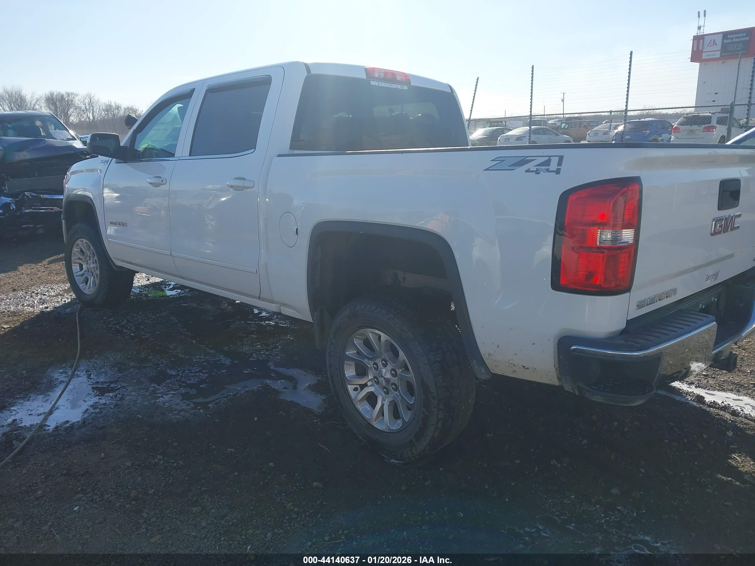 GMC SIERRA image 3