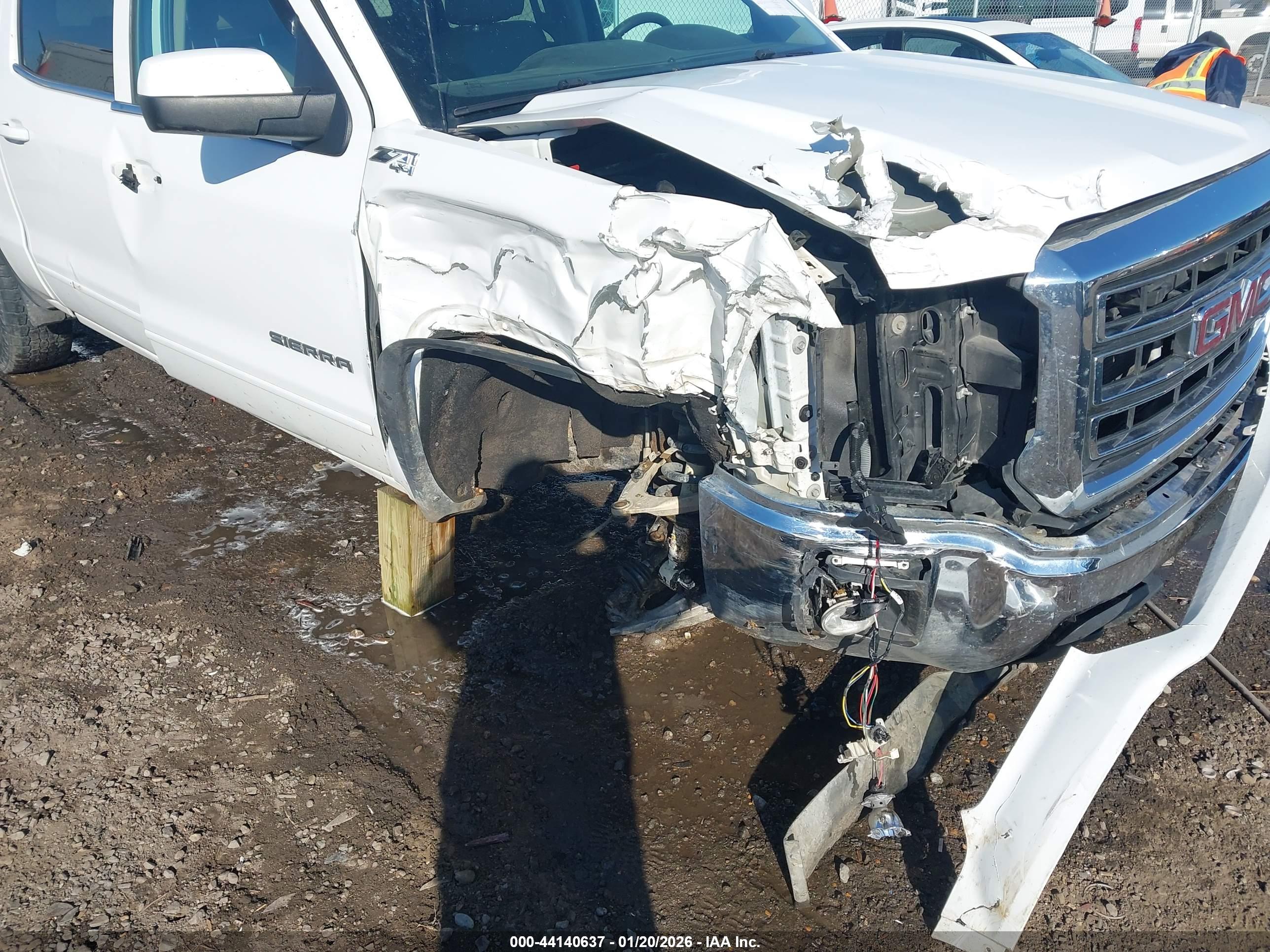 GMC SIERRA image 6