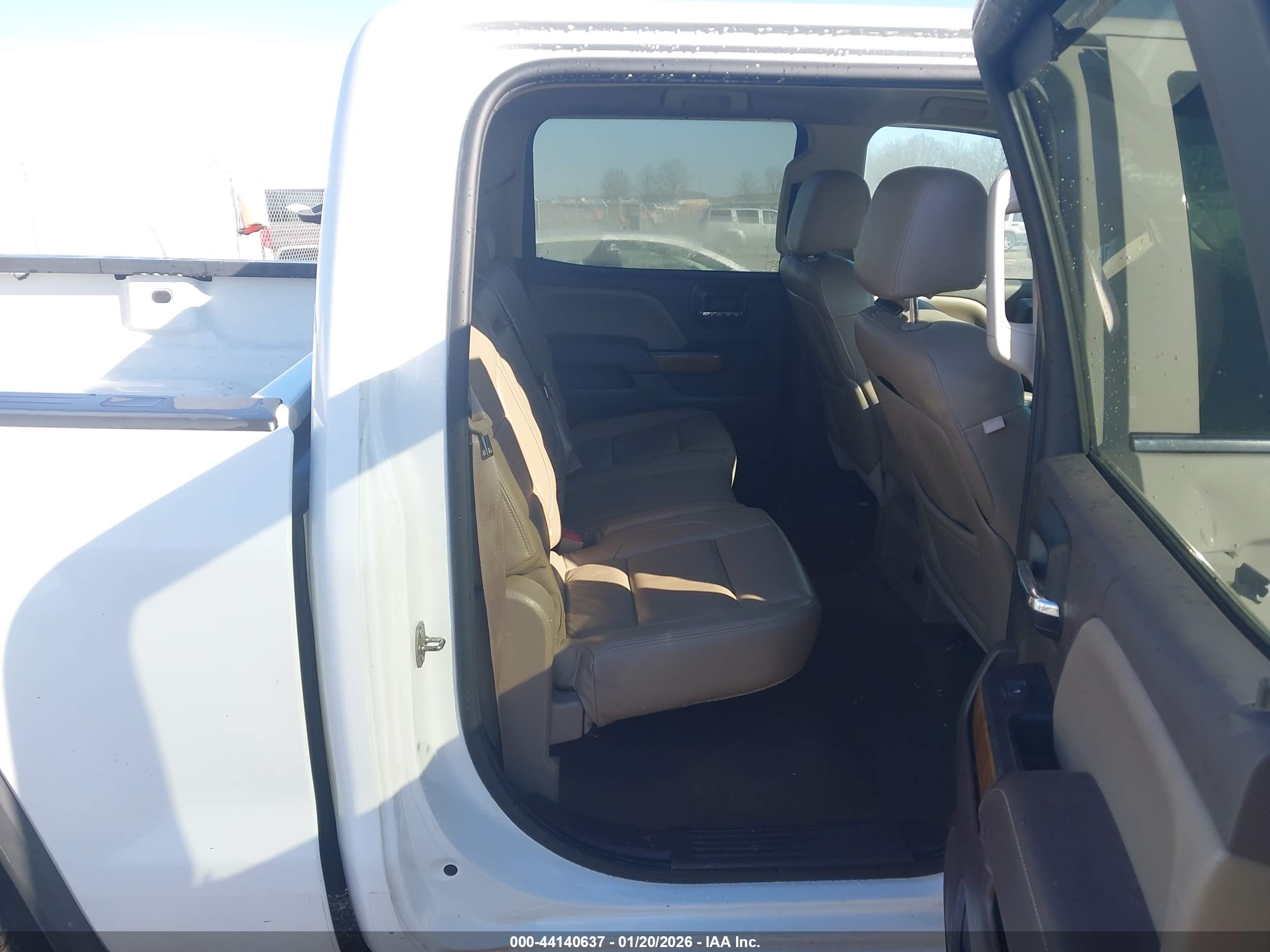 GMC SIERRA image 8