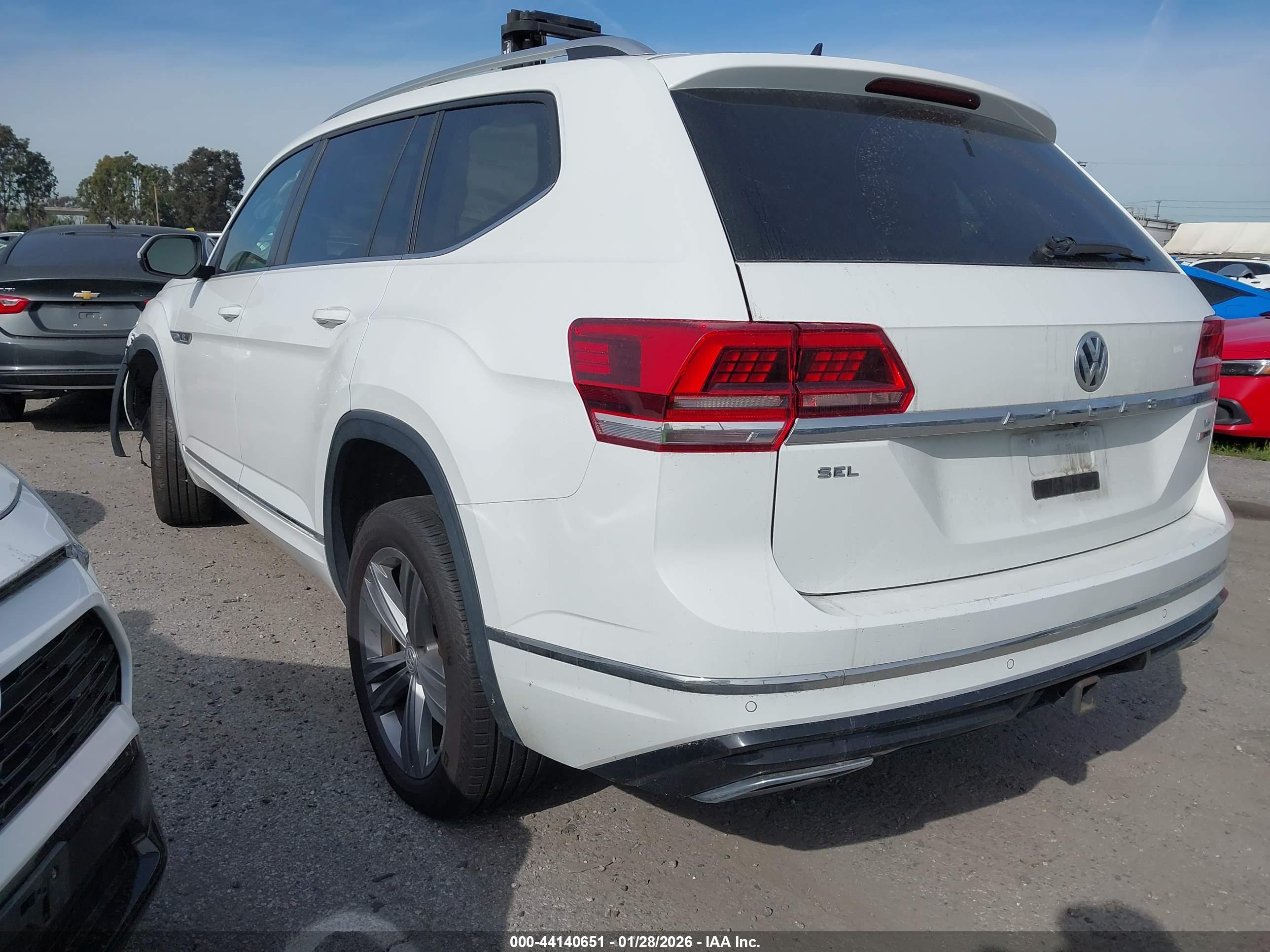 VOLKSWAGEN ATLAS image 3
