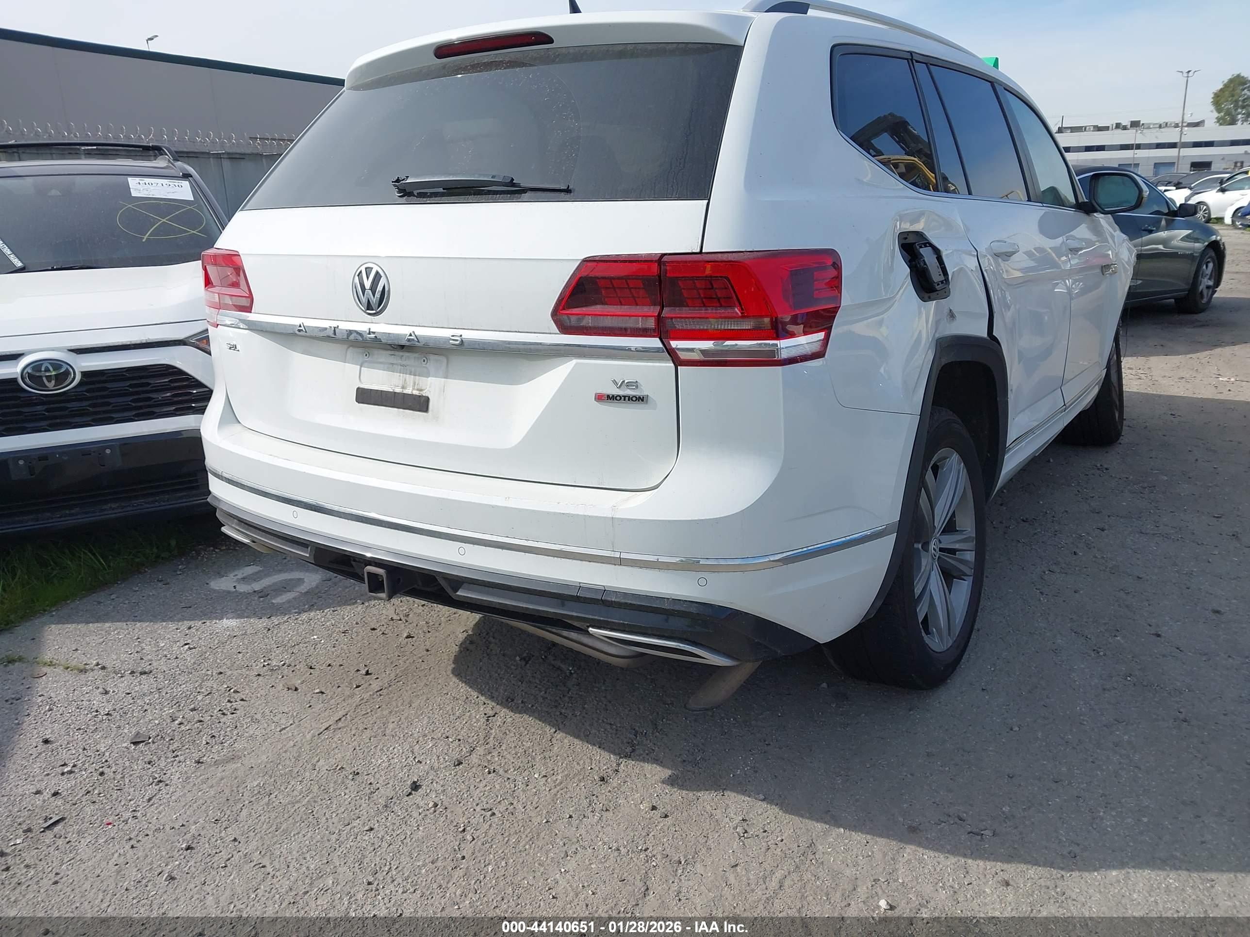 VOLKSWAGEN ATLAS image 4
