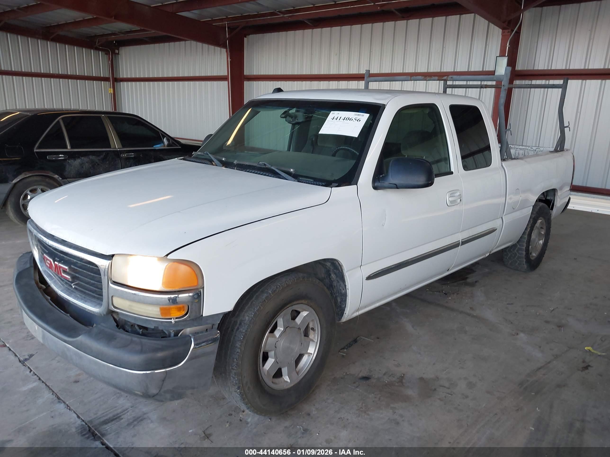 GMC SIERRA image 2