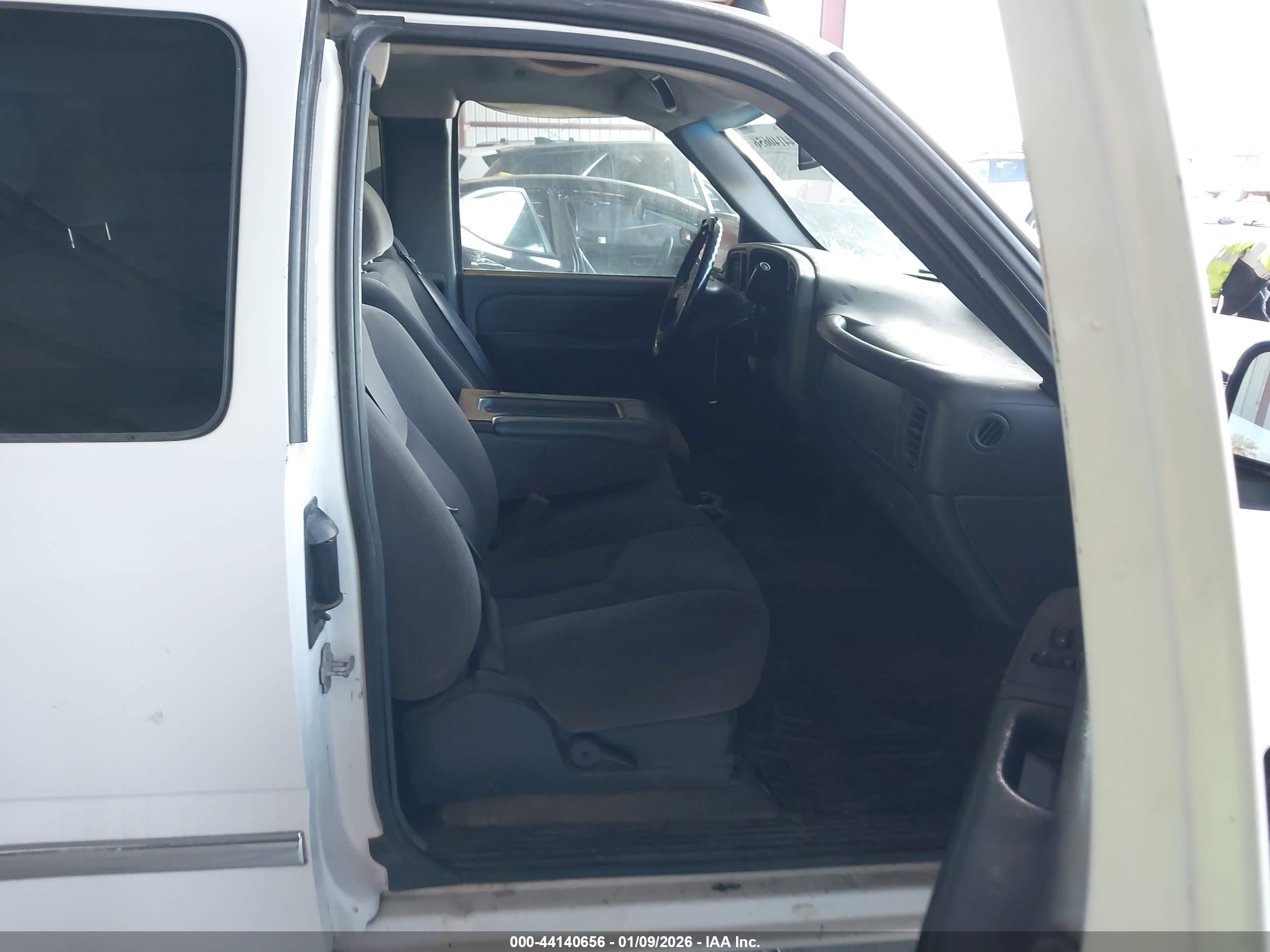 GMC SIERRA image 5