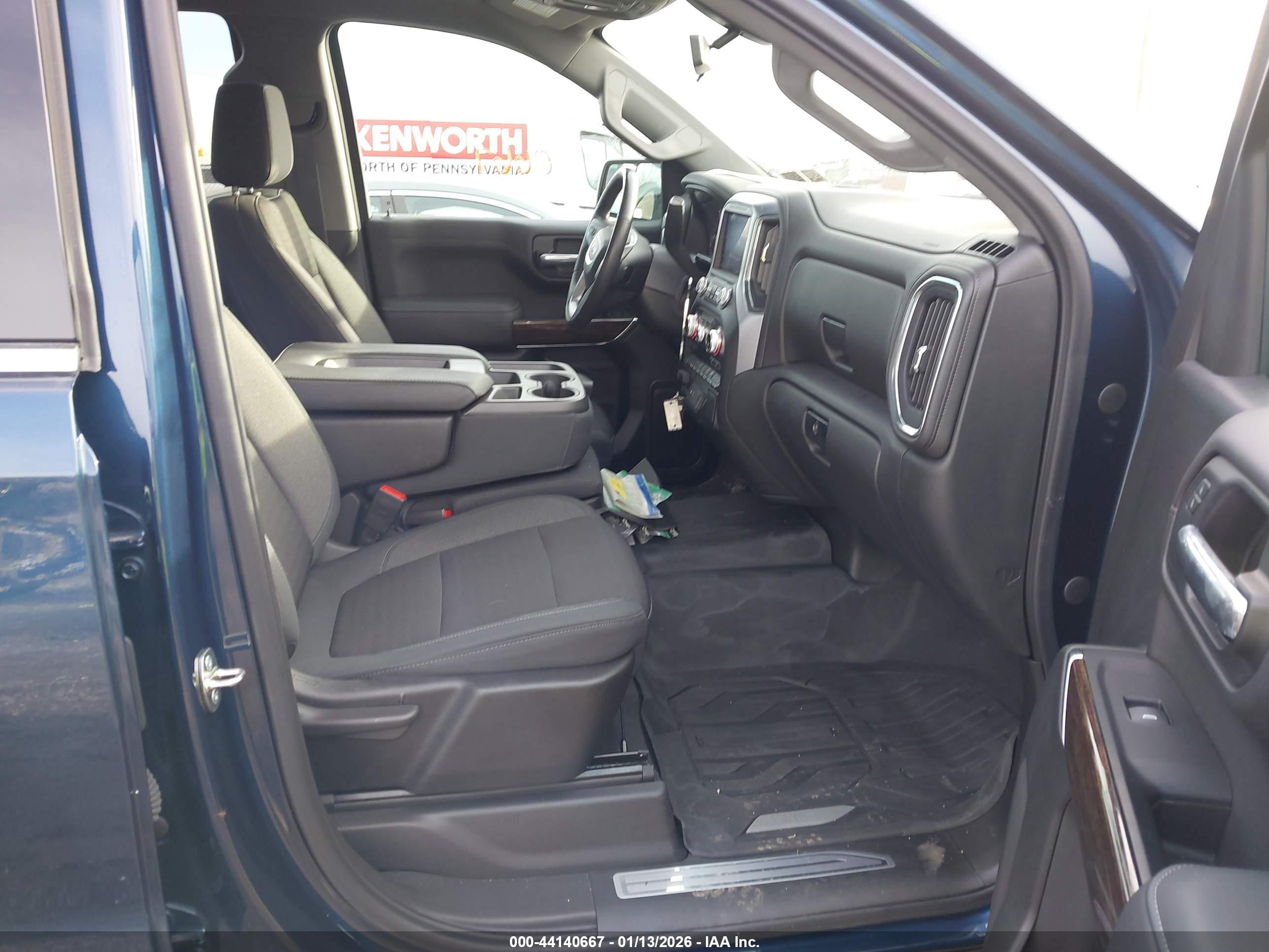 GMC SIERRA image 5