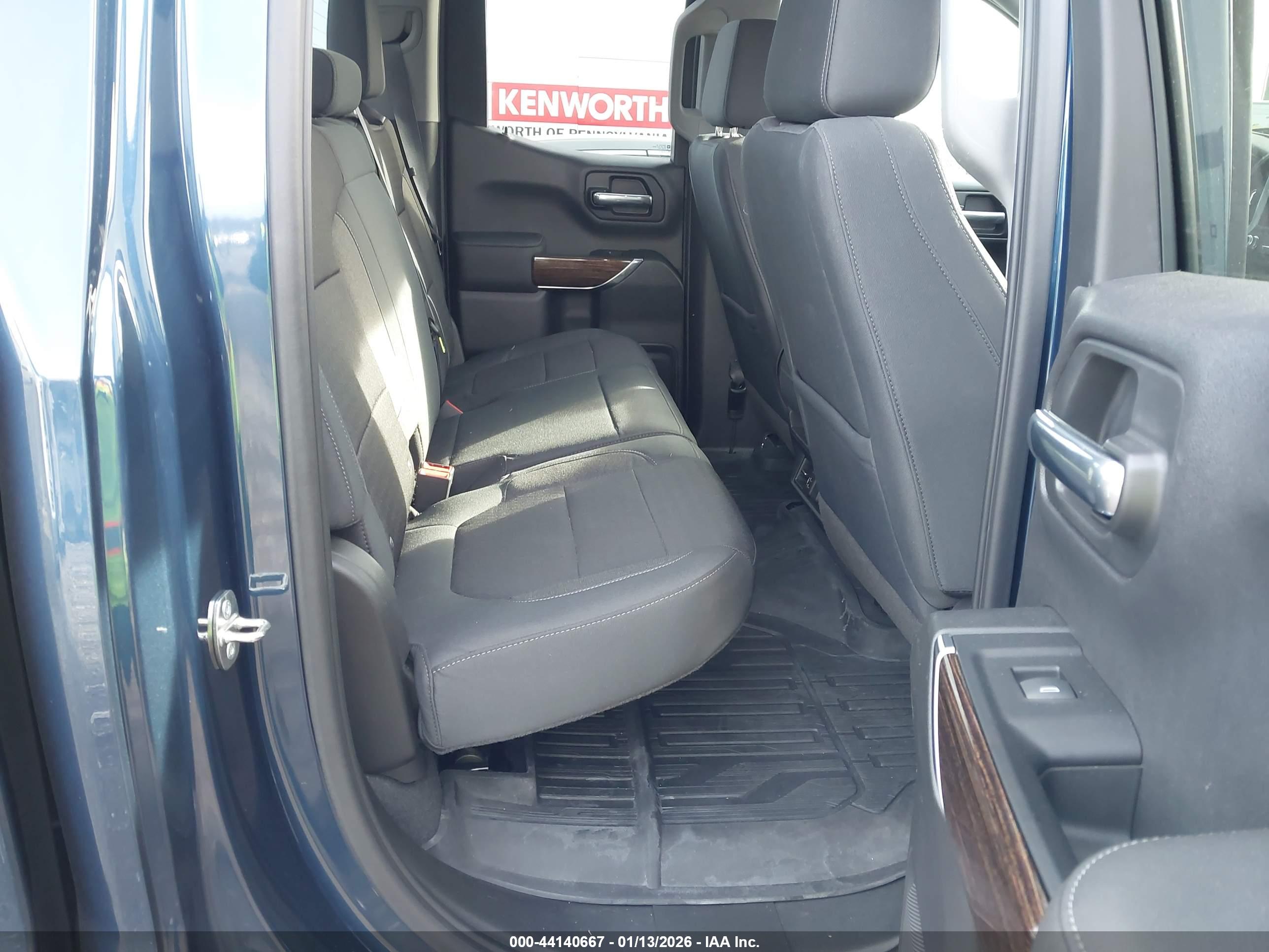 GMC SIERRA image 8