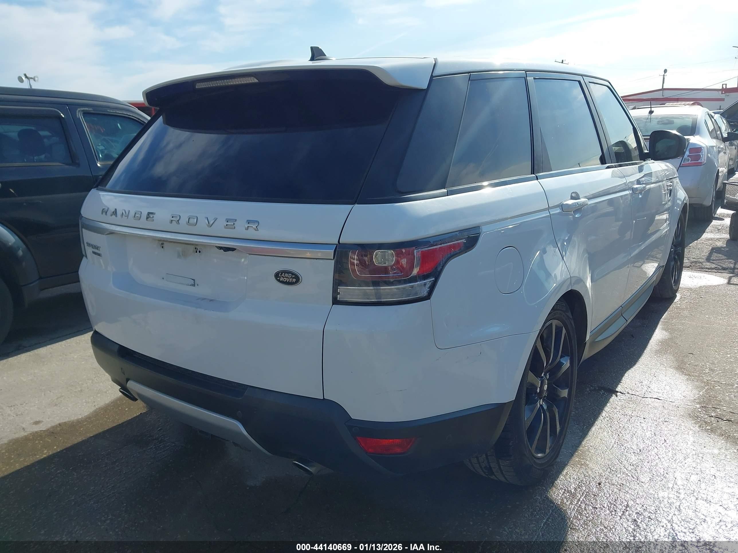 LAND ROVER image 4