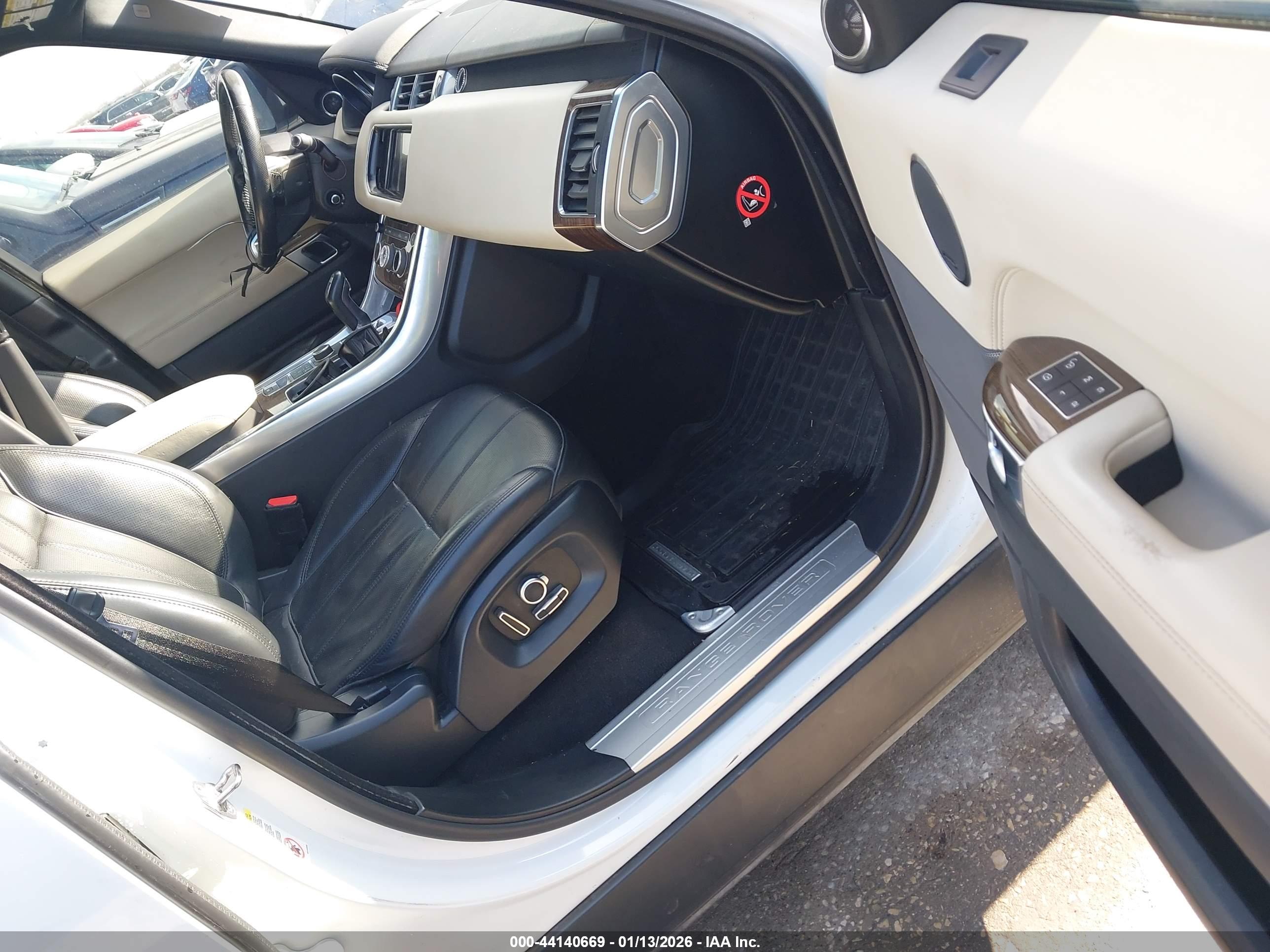 LAND ROVER image 5