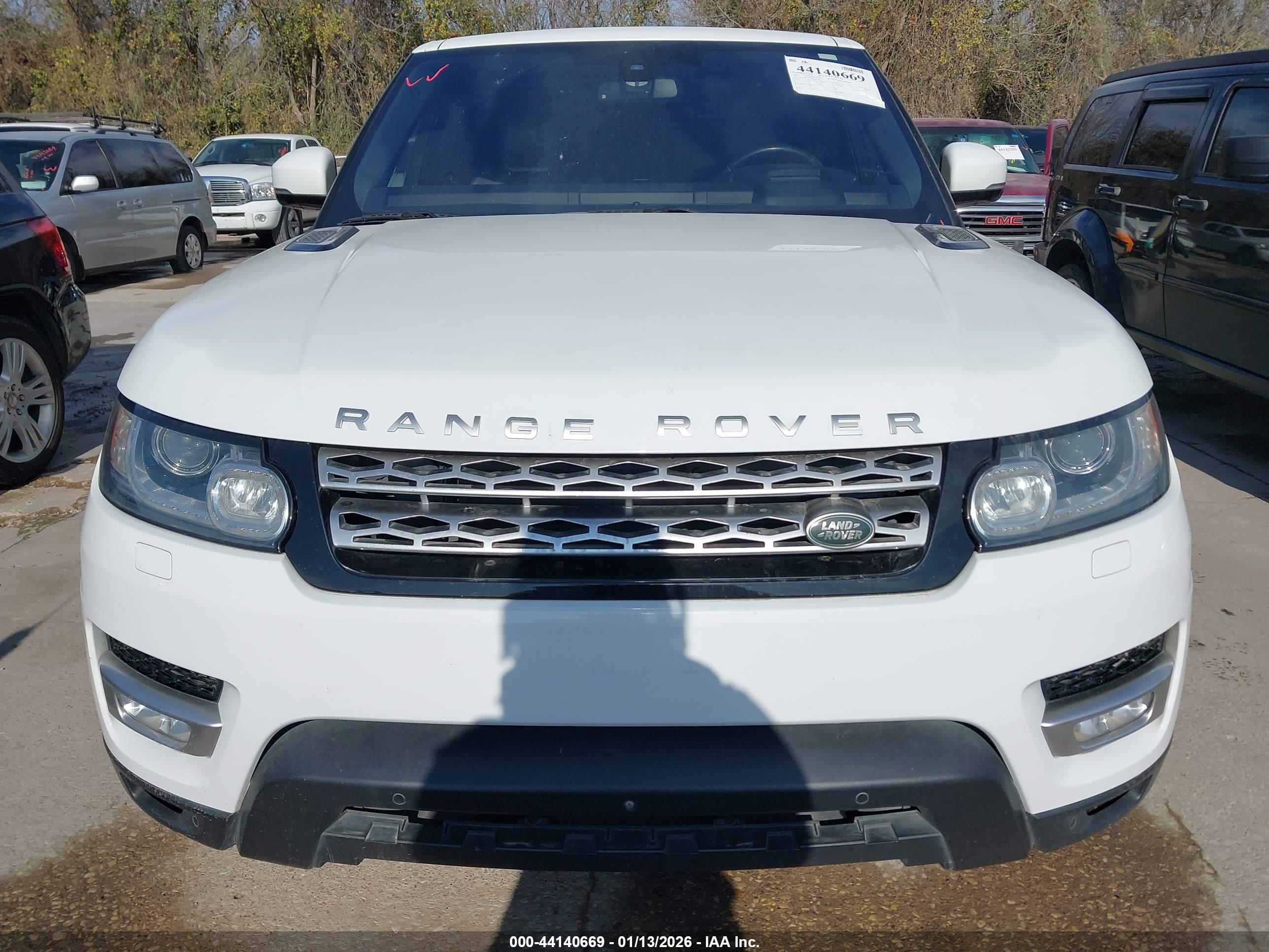 LAND ROVER image 6