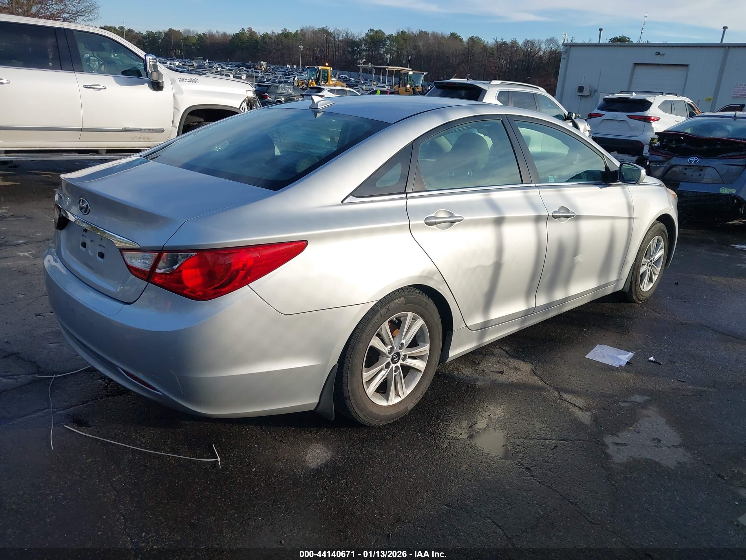 HYUNDAI SONATA image 4