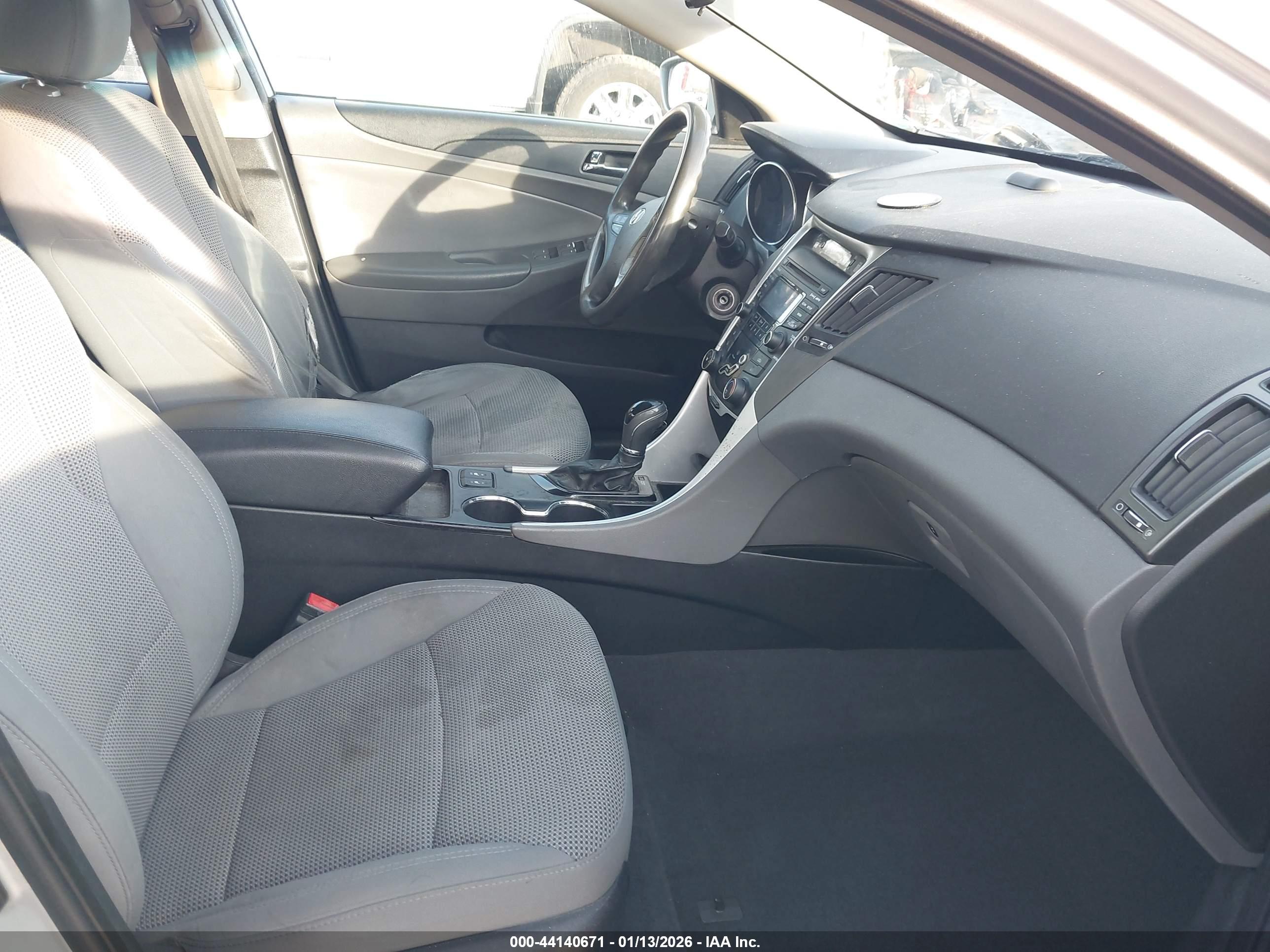 HYUNDAI SONATA image 5