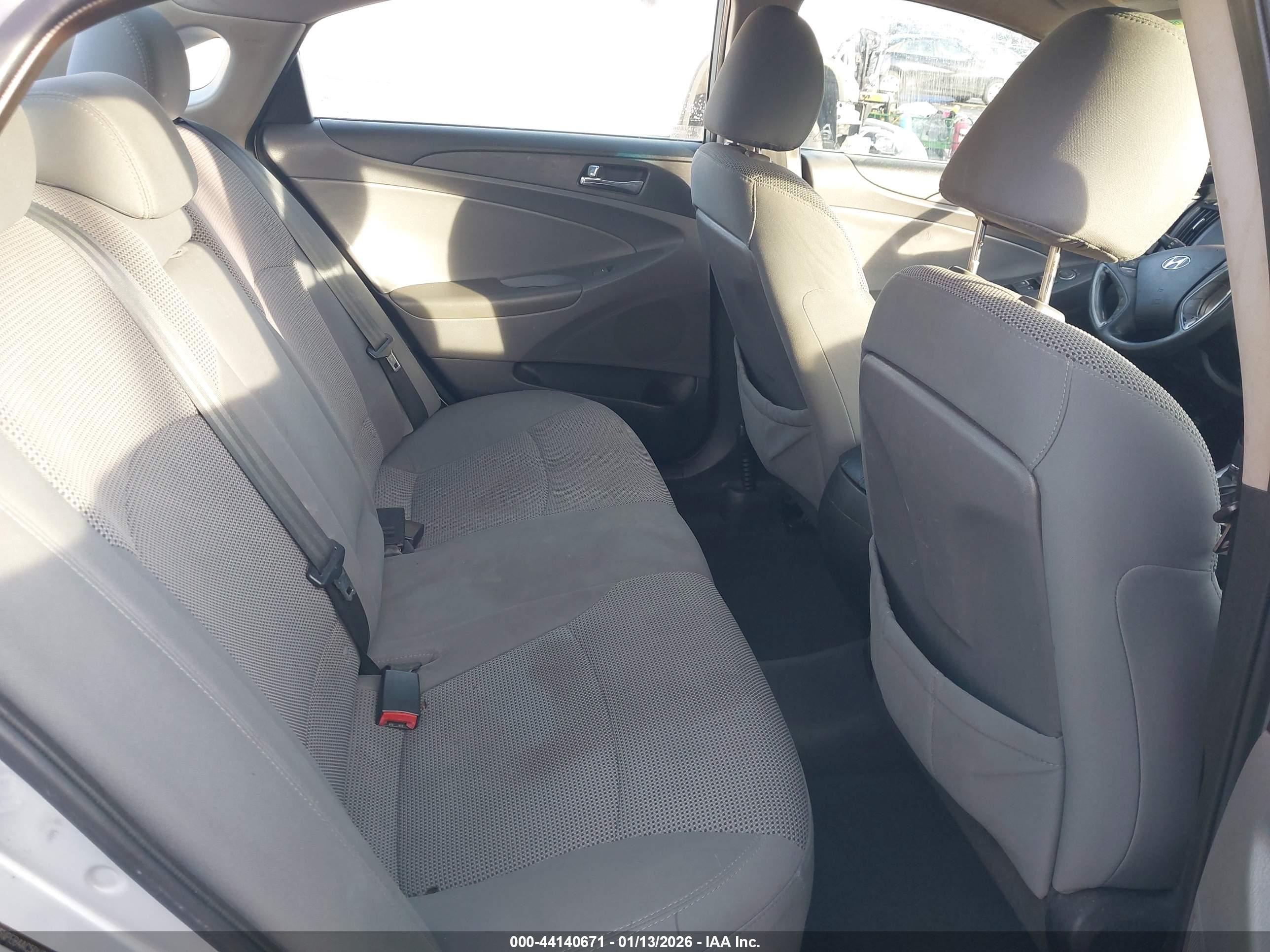 HYUNDAI SONATA image 8