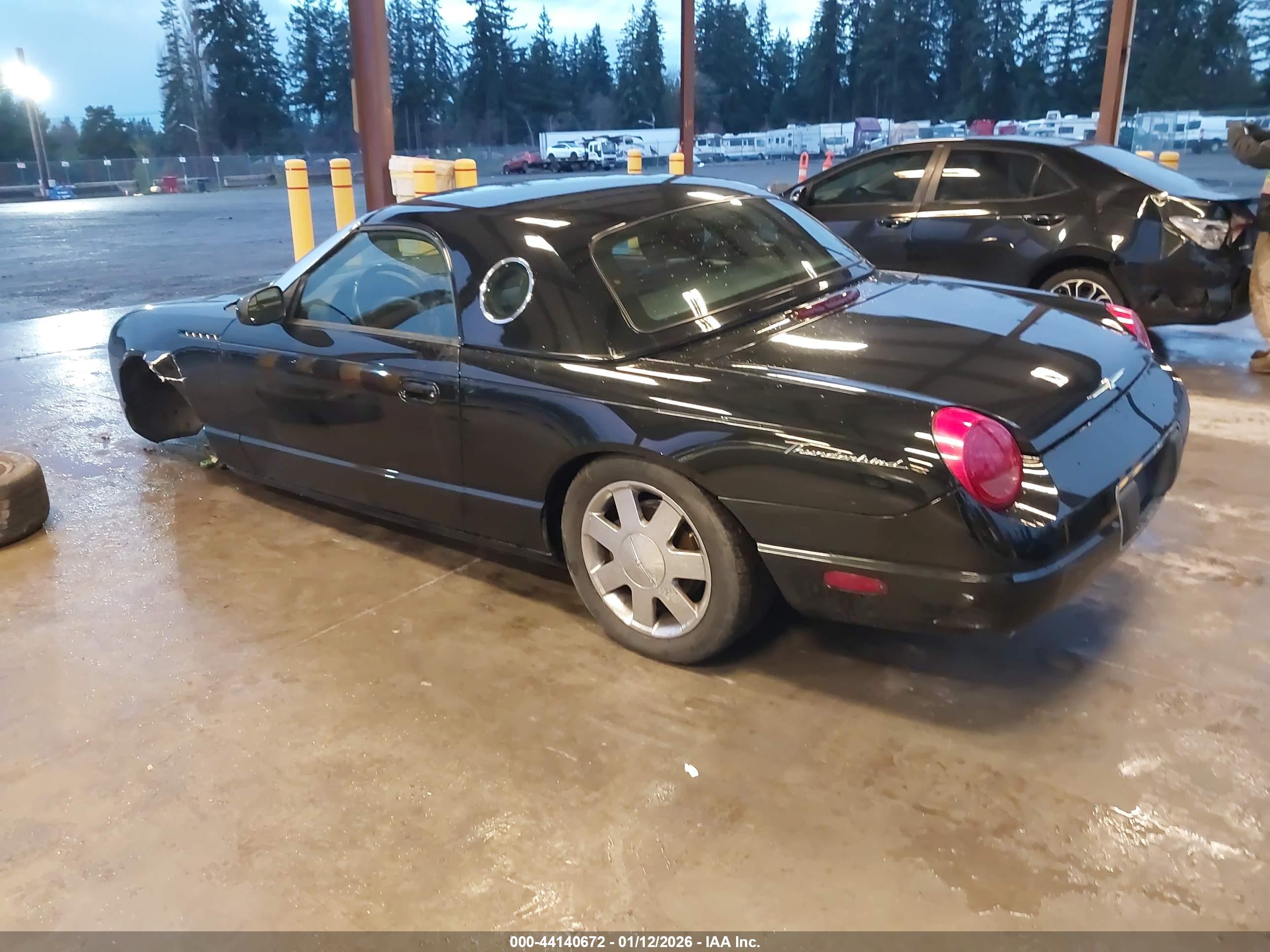 FORD THUNDERBIRD image 3