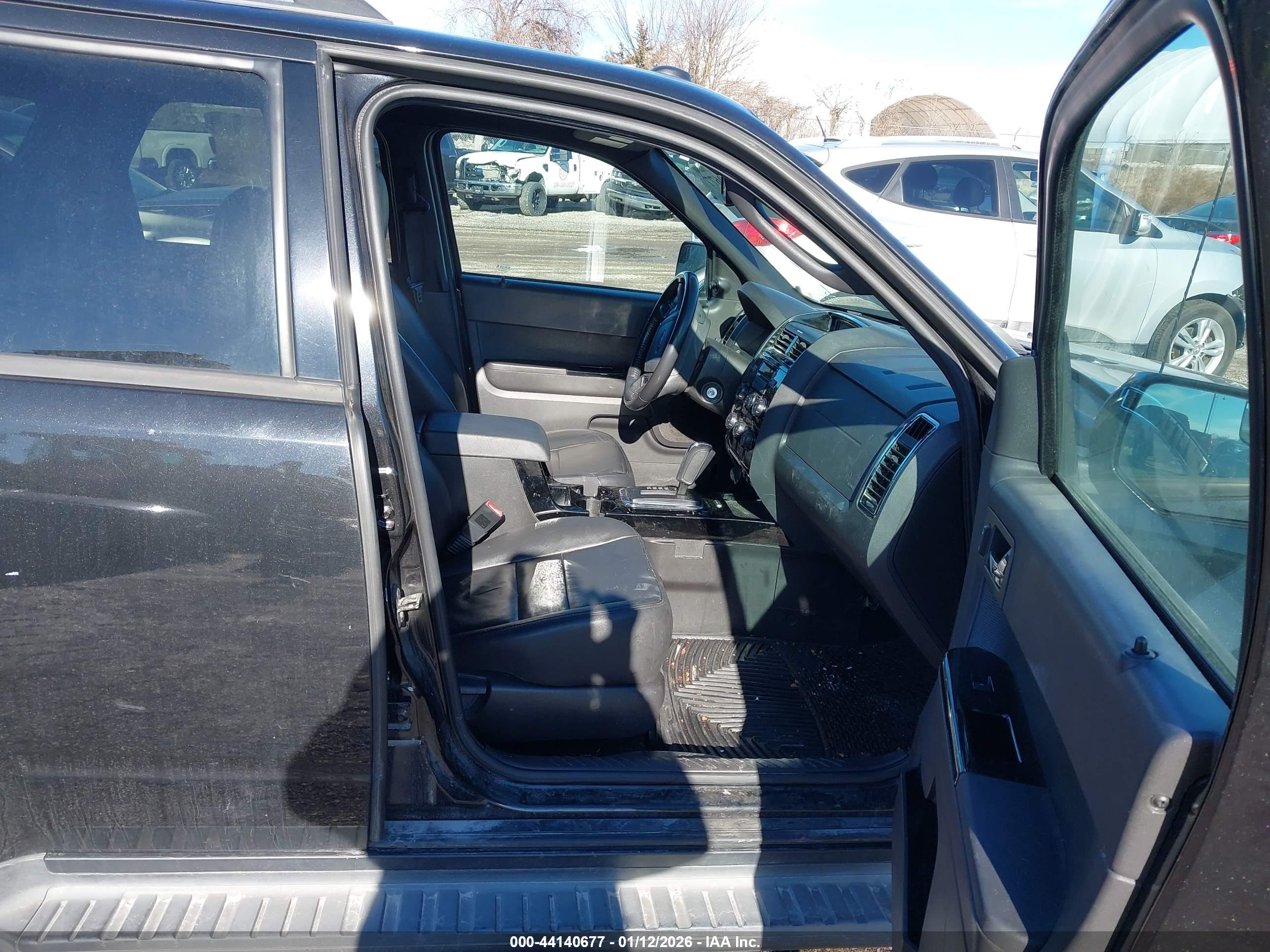 FORD ESCAPE image 5