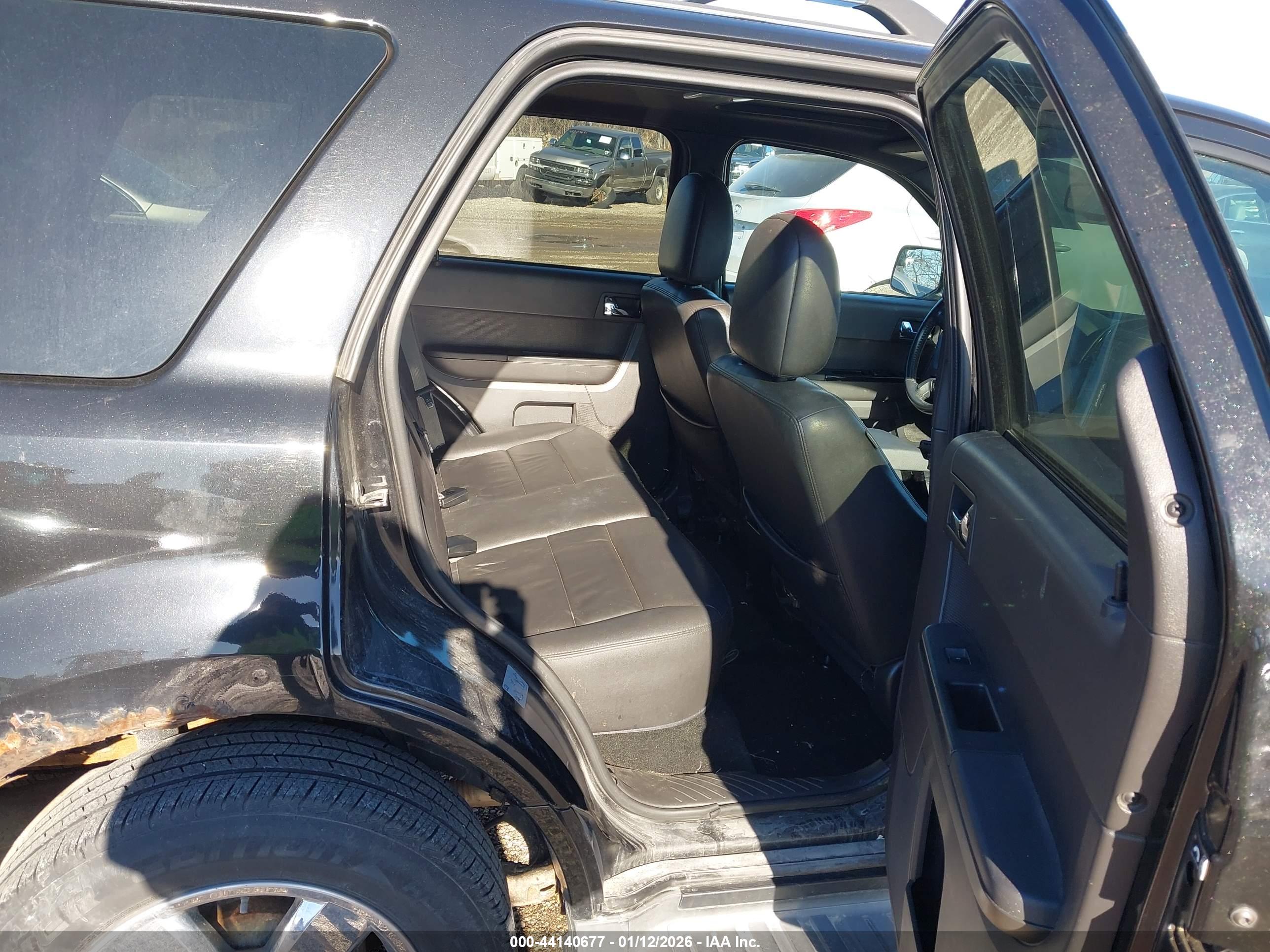 FORD ESCAPE image 8