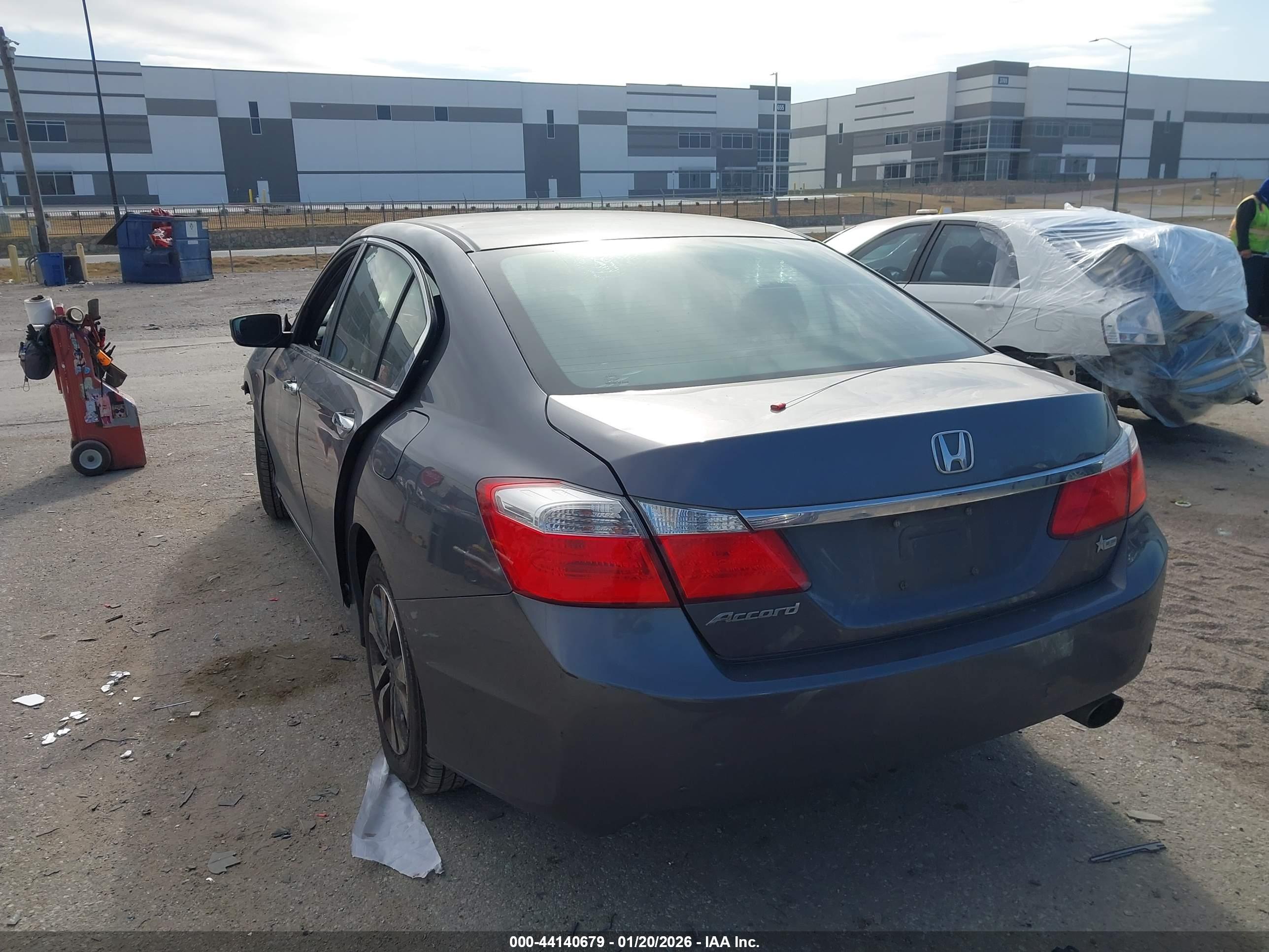 HONDA ACCORD image 3
