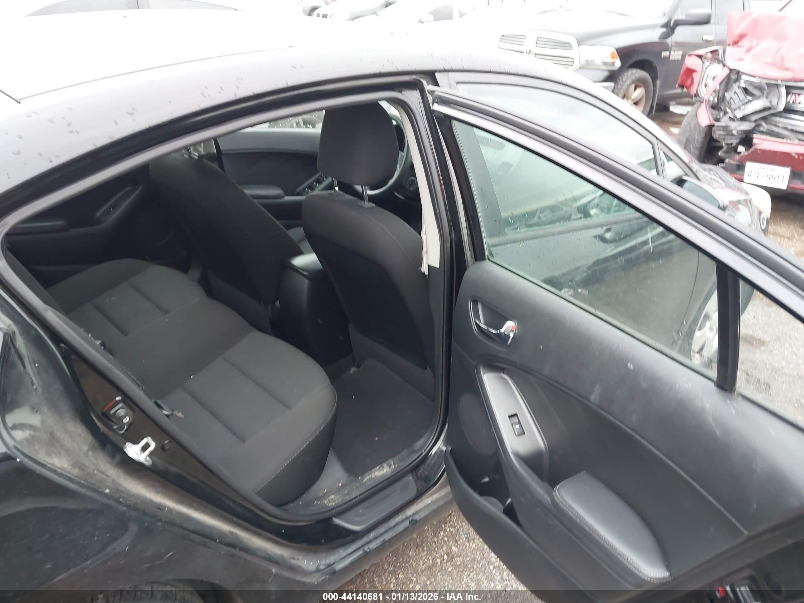 KIA FORTE image 8