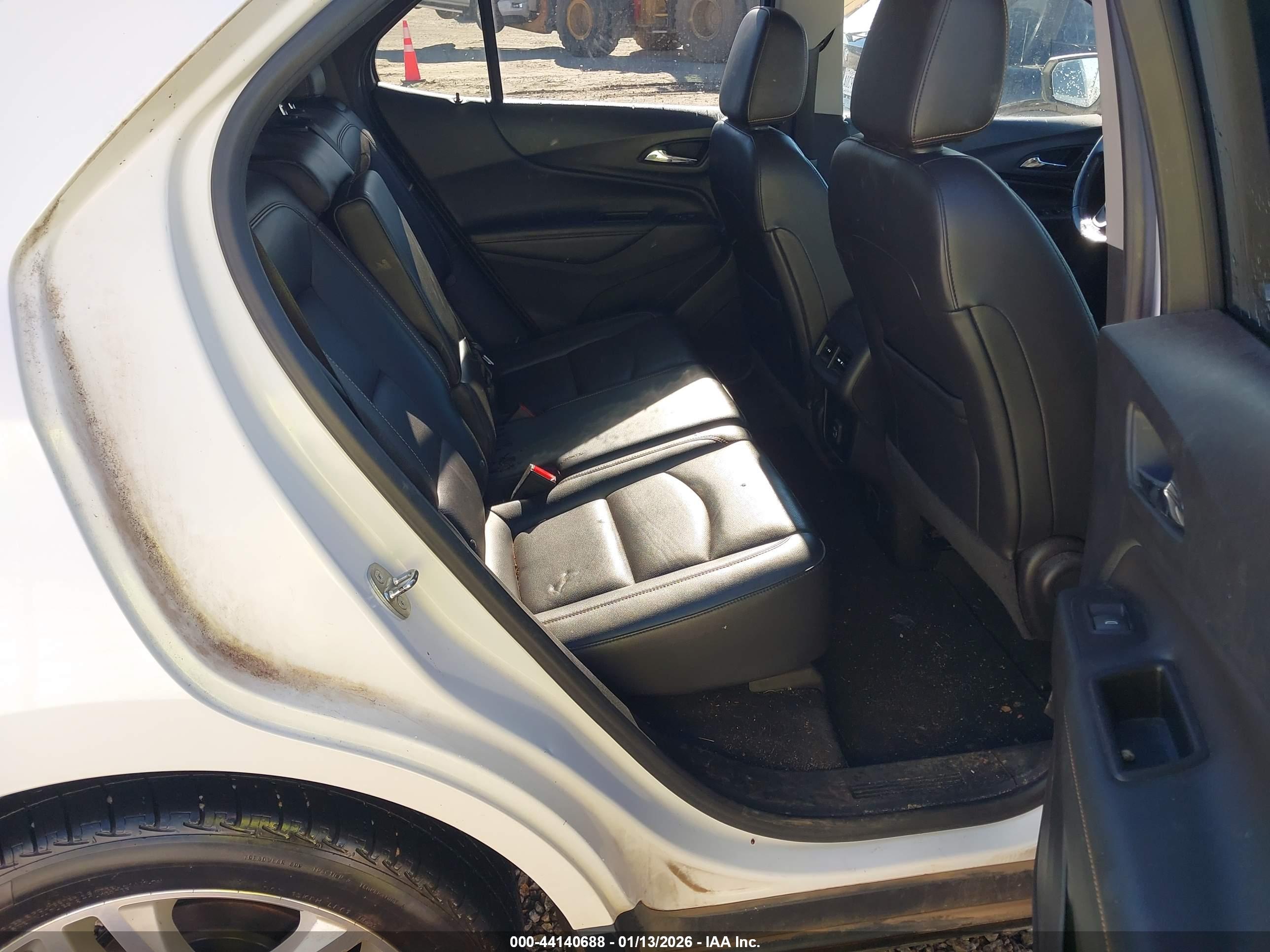CHEVROLET EQUINOX image 8