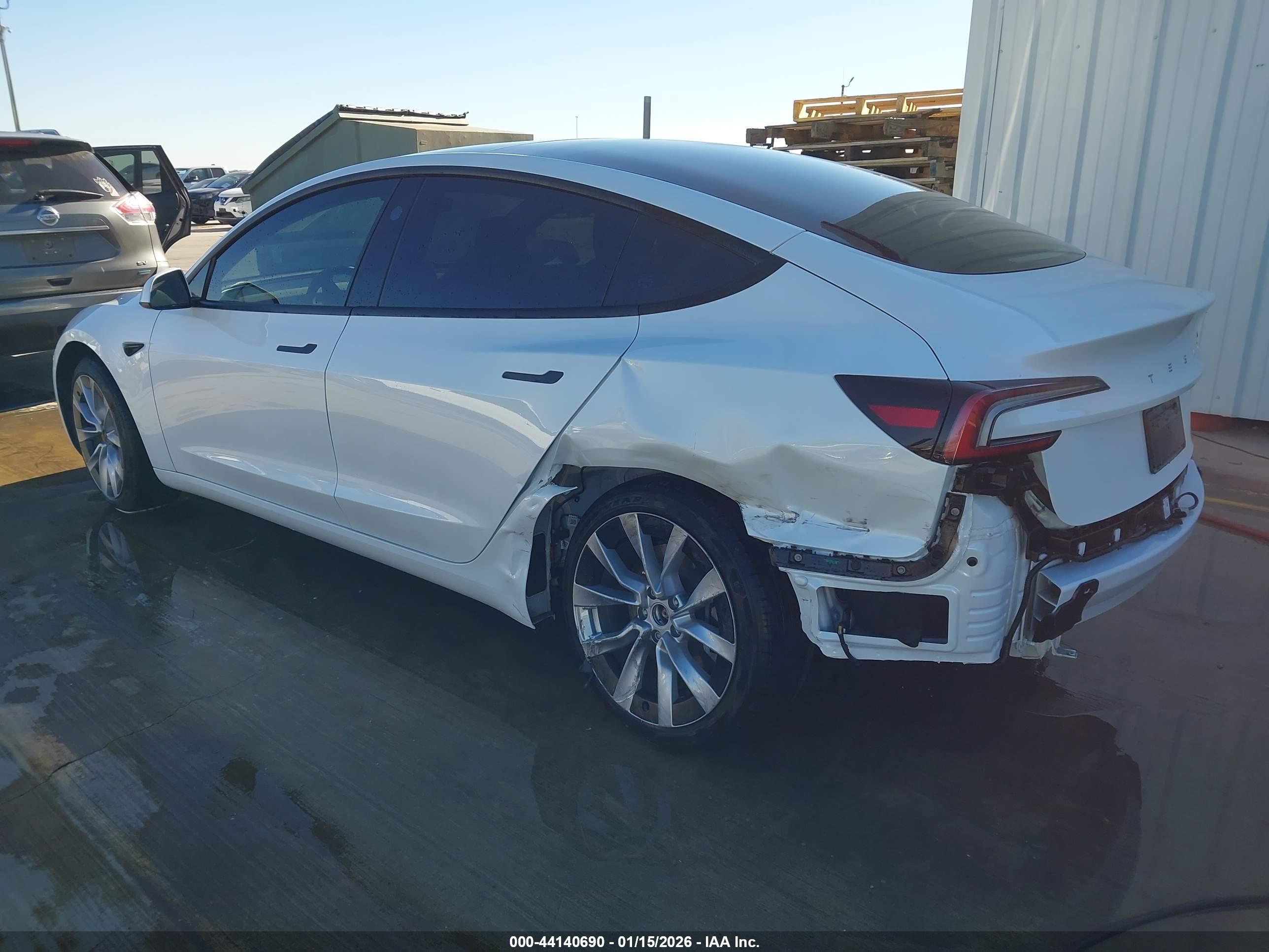 TESLA MODEL image 3