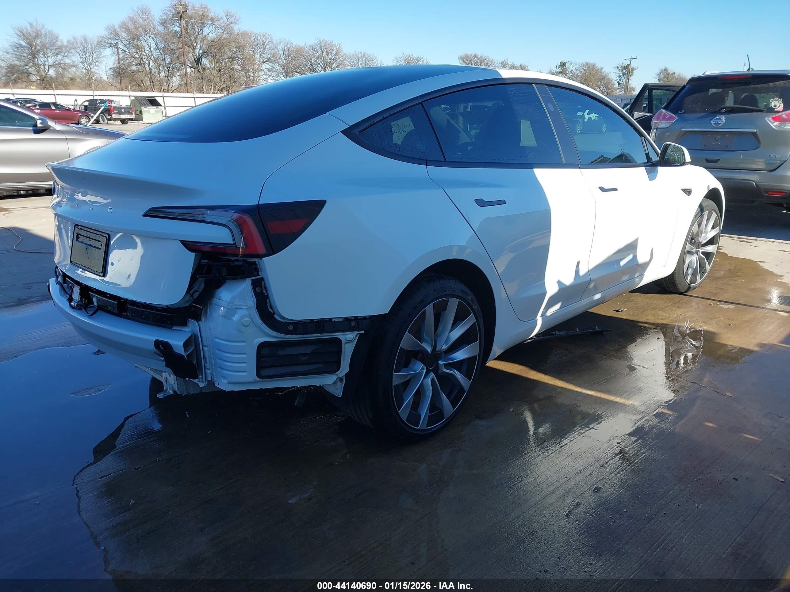 TESLA MODEL image 4