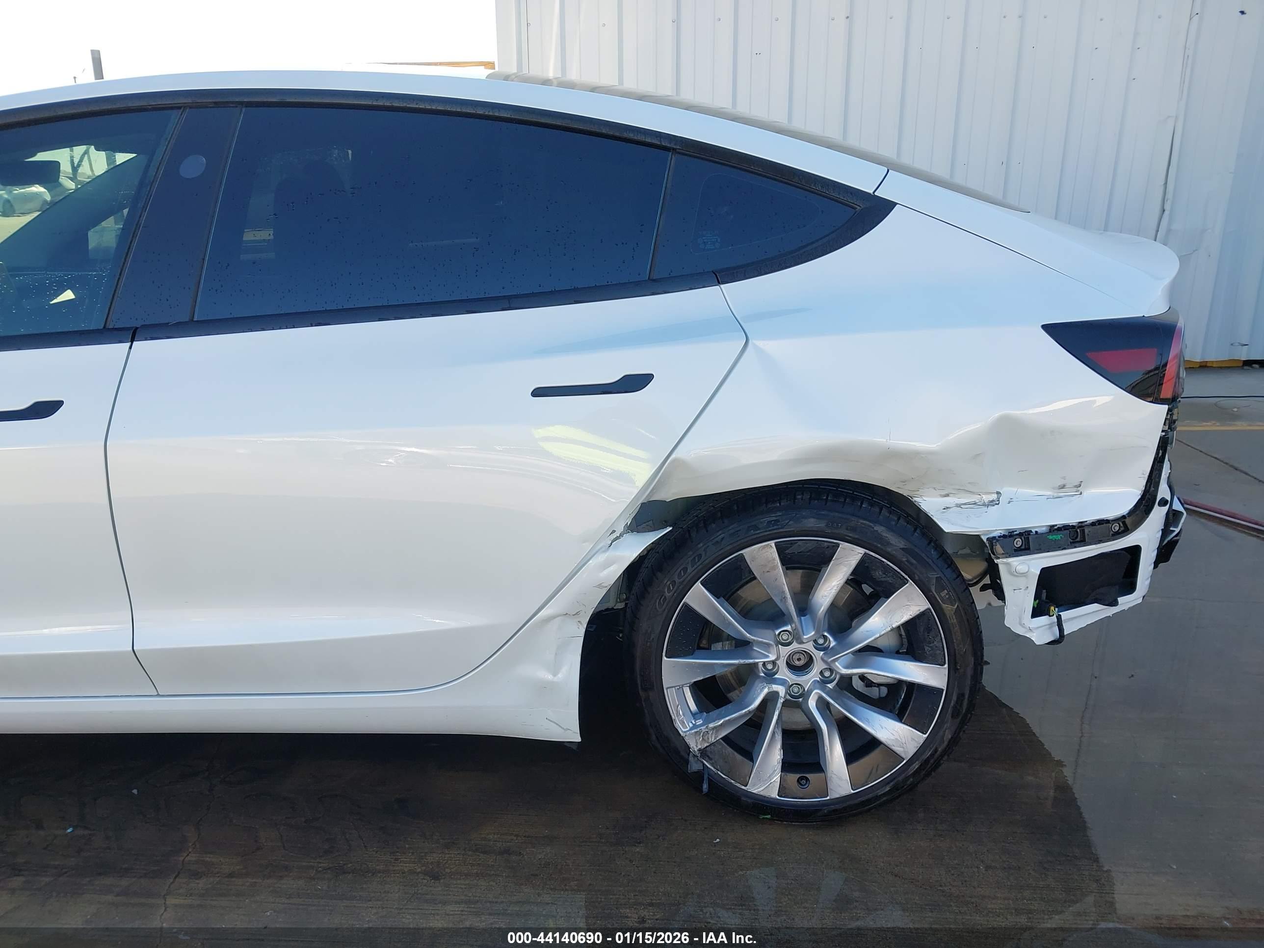 TESLA MODEL image 6