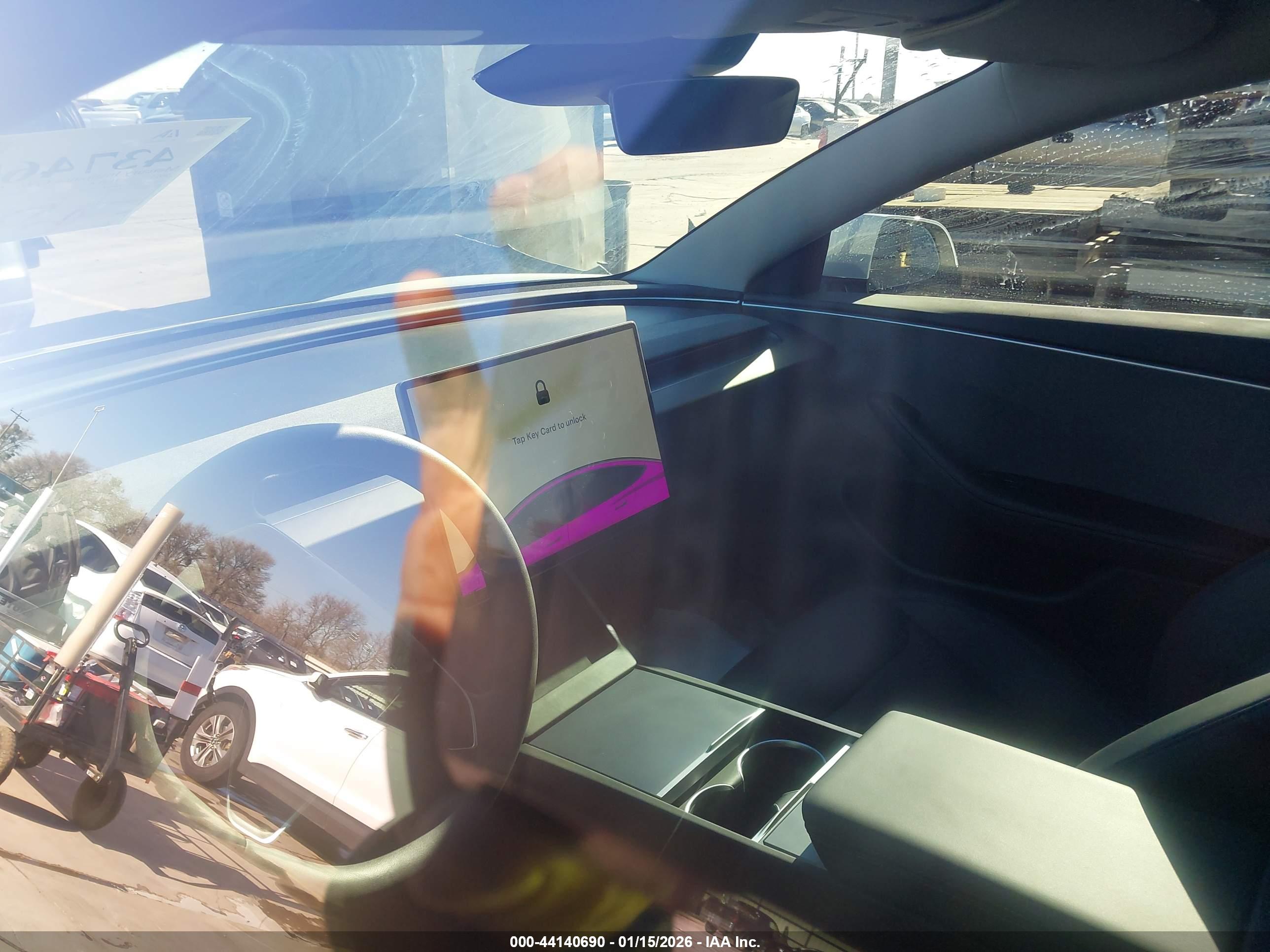 TESLA MODEL image 7