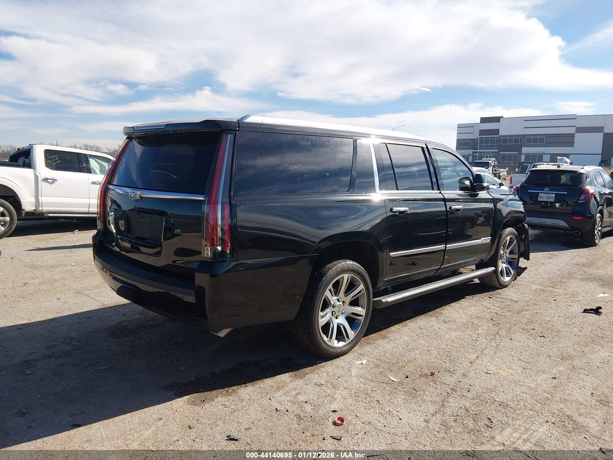 CADILLAC ESCALADE image 4