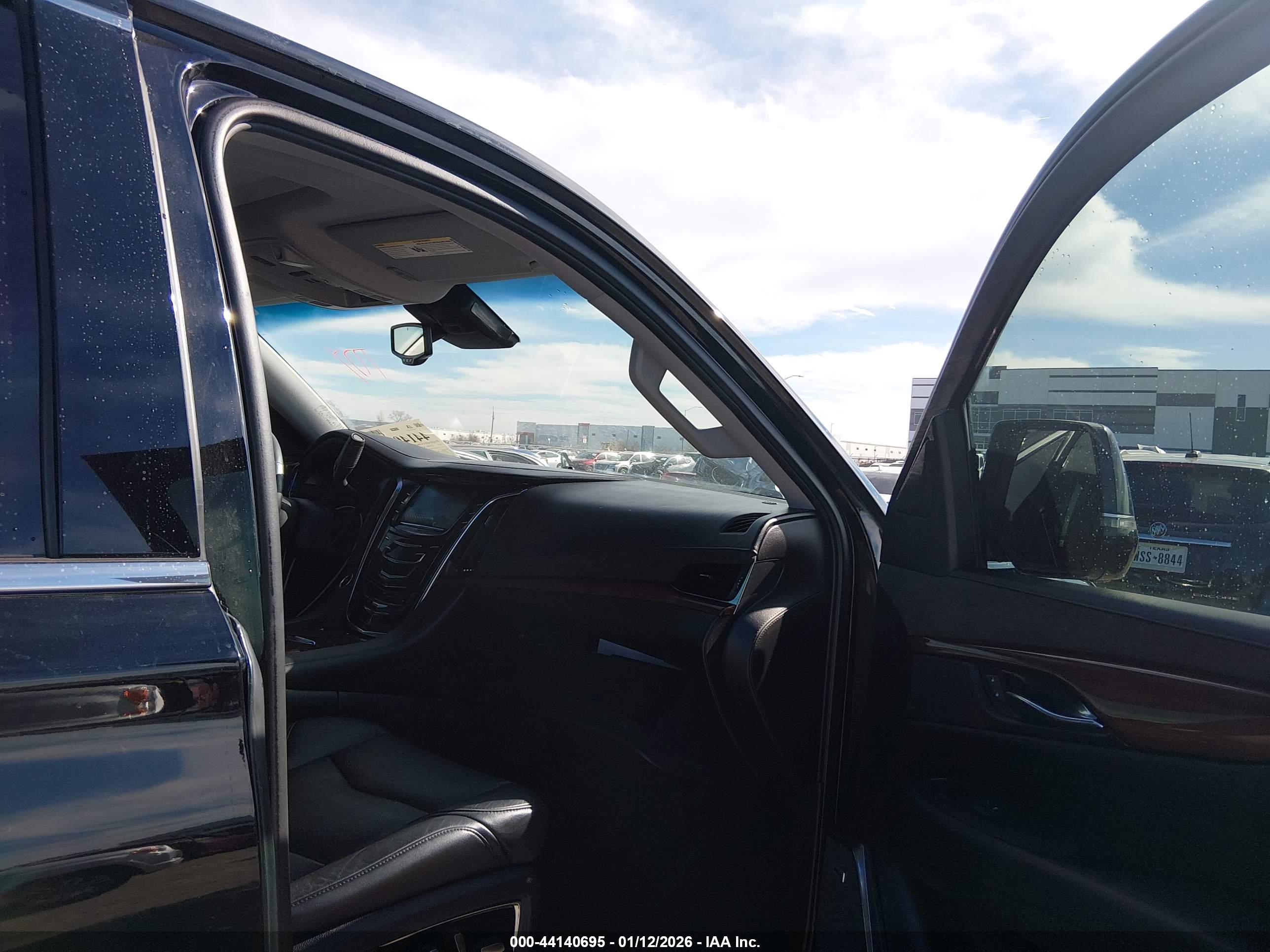 CADILLAC ESCALADE image 5