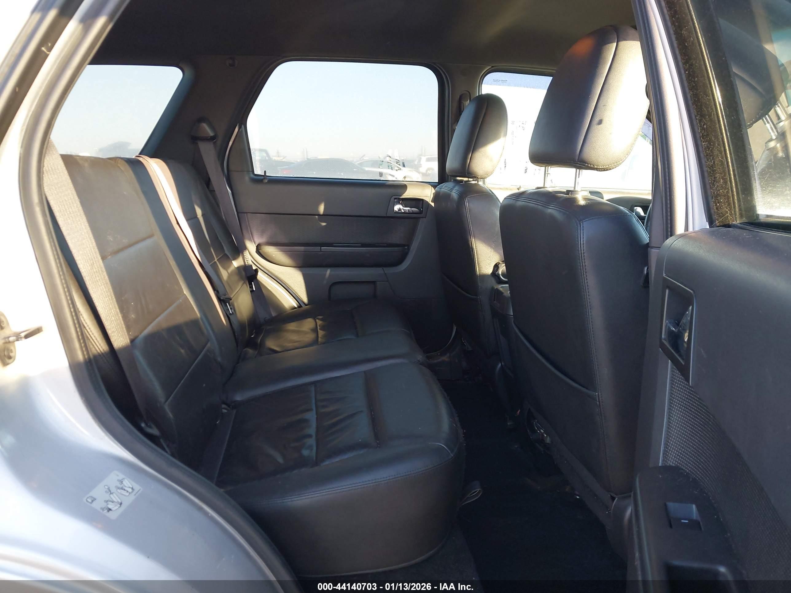 FORD ESCAPE image 8